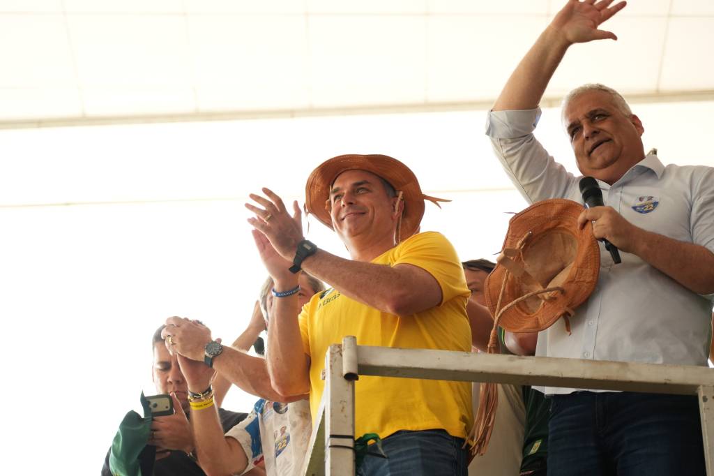 Flávio Bolsonaro dá ao vice missão de fazer campanha em todos os estados do Nordeste