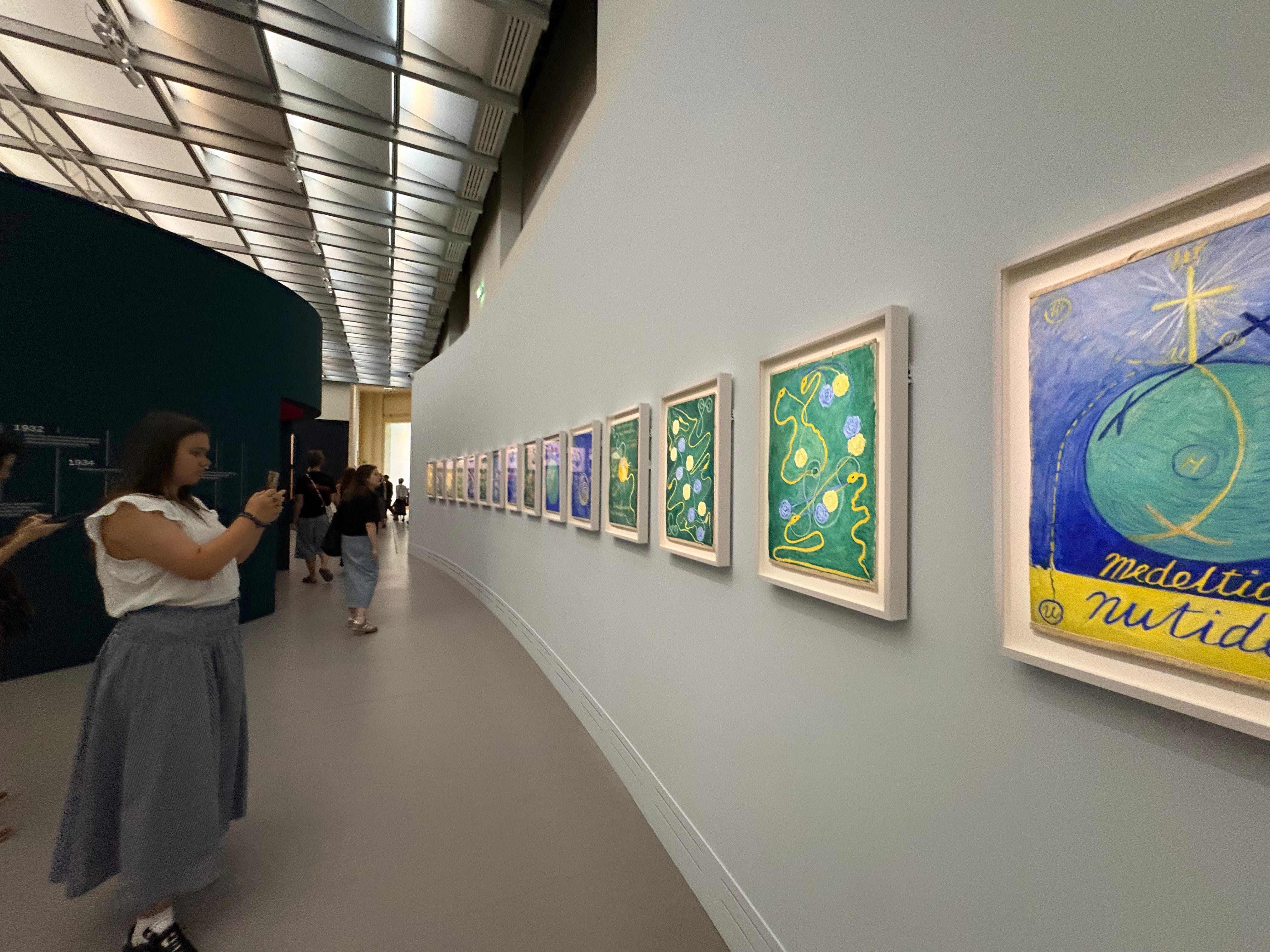 Hilma af Klint – Paintings for the Temple: a exposição mostra os trabalhos da artista abstatra sueca