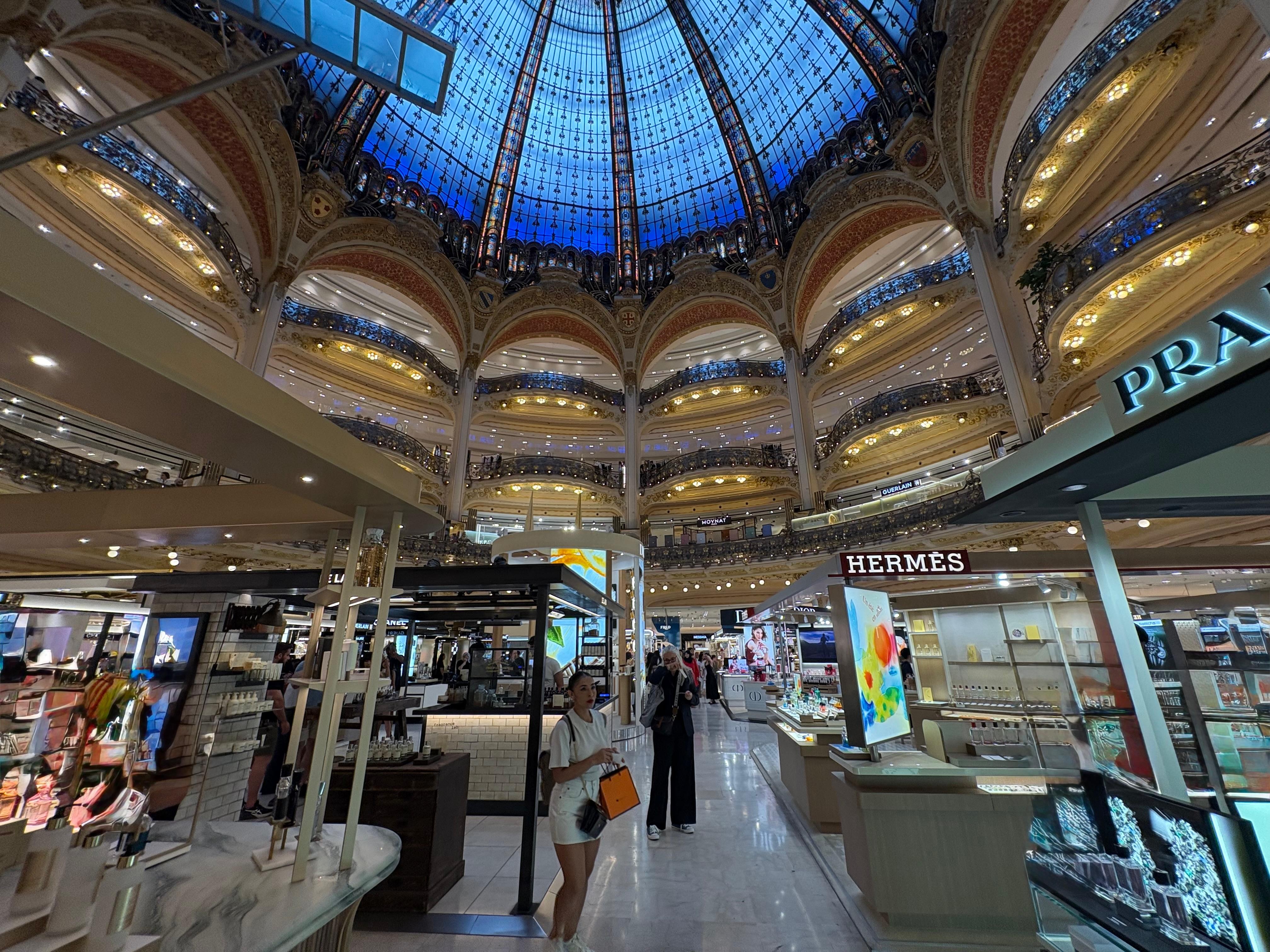 Novidades constantes: com 130 anos de história, a Galeries Lafayette tem como marca a inovação, trazendo sempre novas marcas e conceitos para seus visitantes