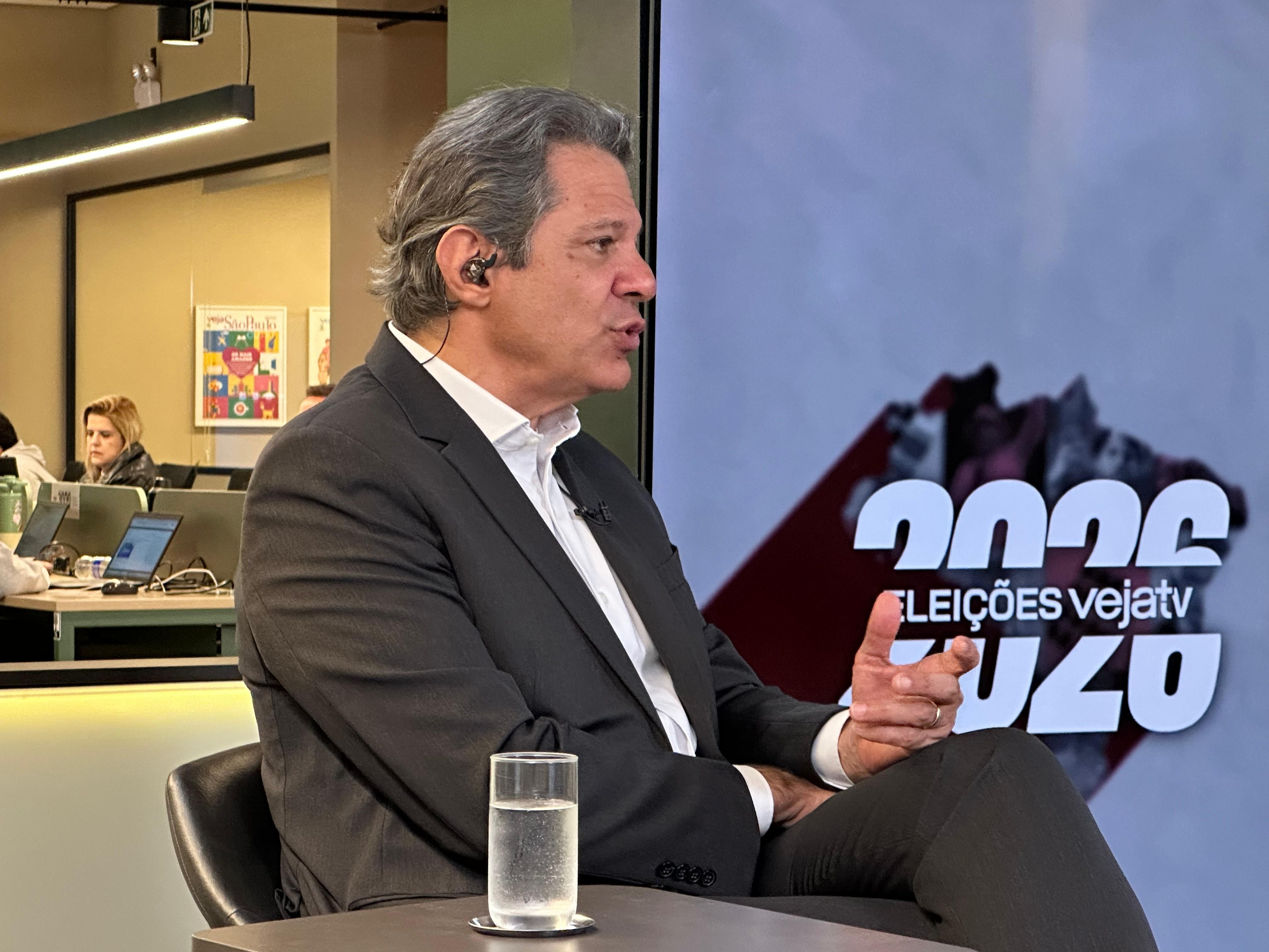 Haddad ironiza profecia de Guedes, critica Milei e defende economia do Brasil - QTU Questões do Universo
