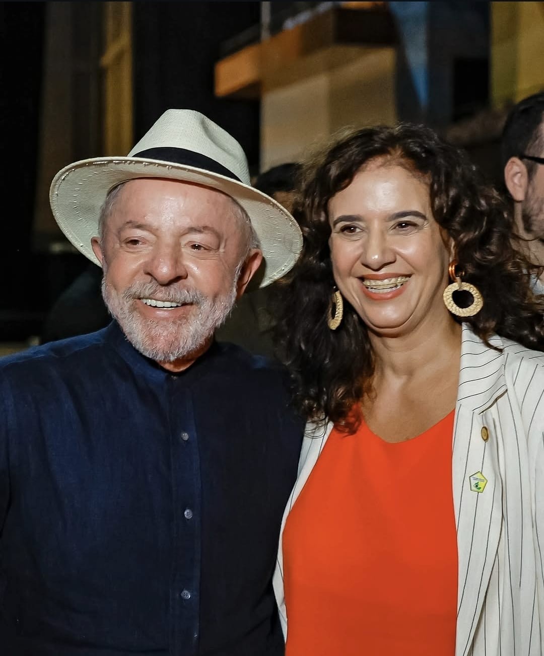 A professora que mais recebeu doações de campanha dos irmãos Moreira Salles - QTU Questões do Universo