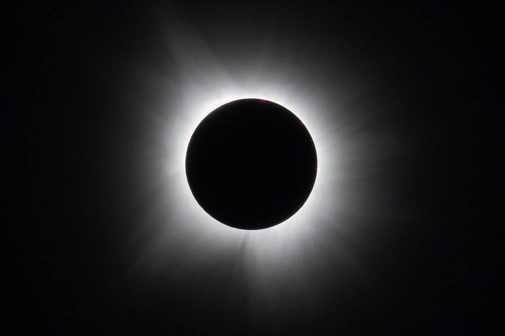 Eclipse solar: saiba horário e como assistir ao fenômeno do Brasil nesta quarta, 12