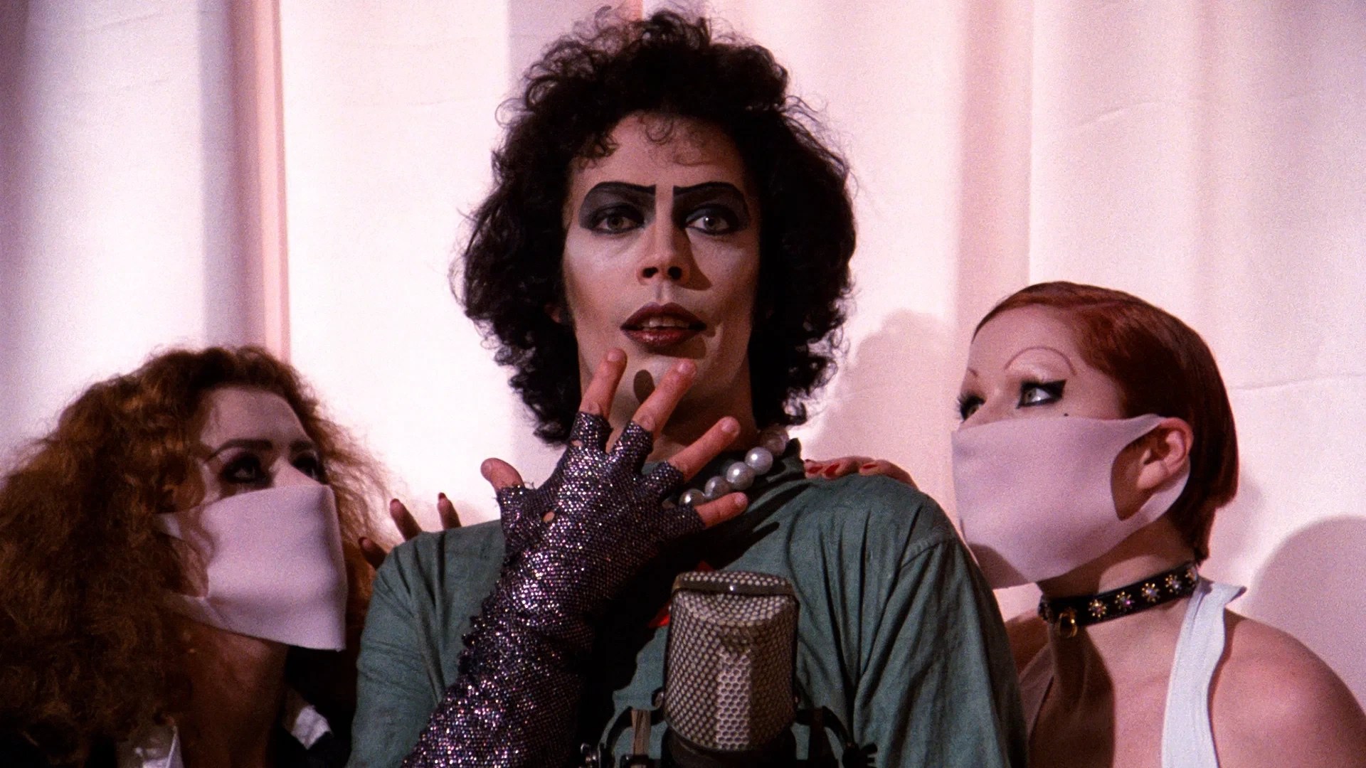 Morre Tim Curry, ator de ‘The Rocky Horror Picture Show’ e ‘It’, aos 80 anos