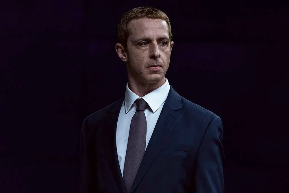 Jeremy Strong revela técnica para interpretar Mark Zuckerberg