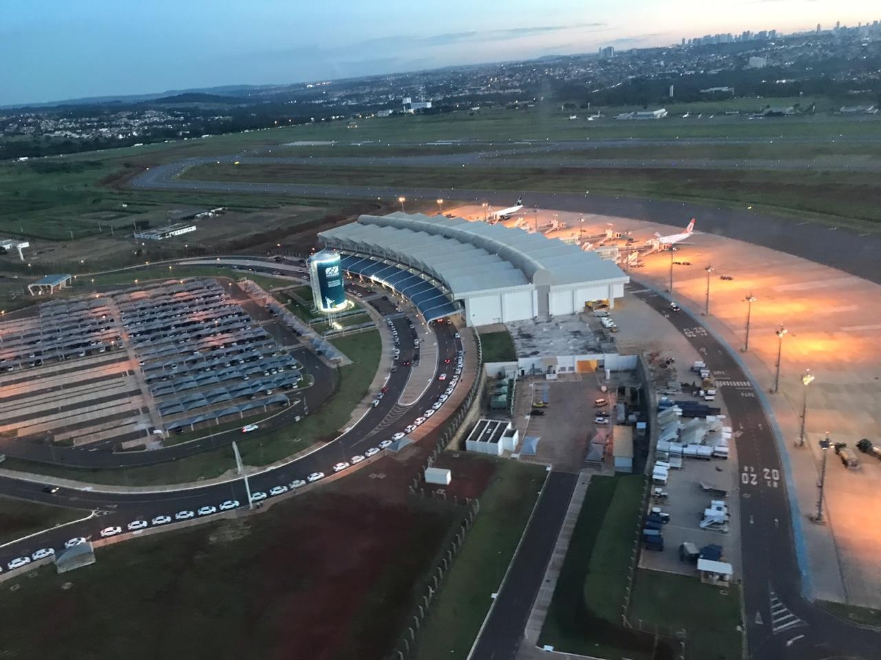 Avião da Gol faz pouso de emergência em Goiânia após ‘problemas técnicos’