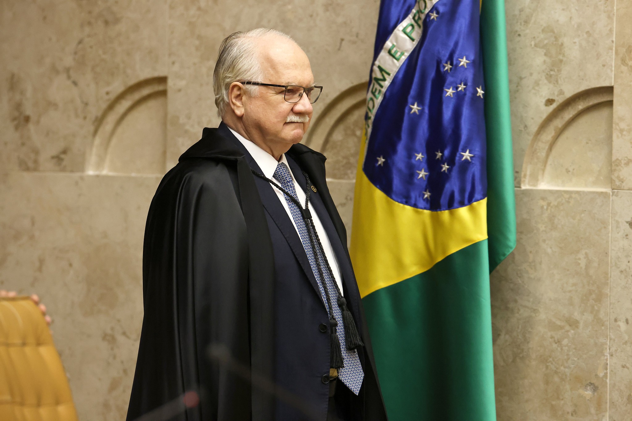 Edson Fachin abre sessão no STF como se nada tivesse acontecido na Corte