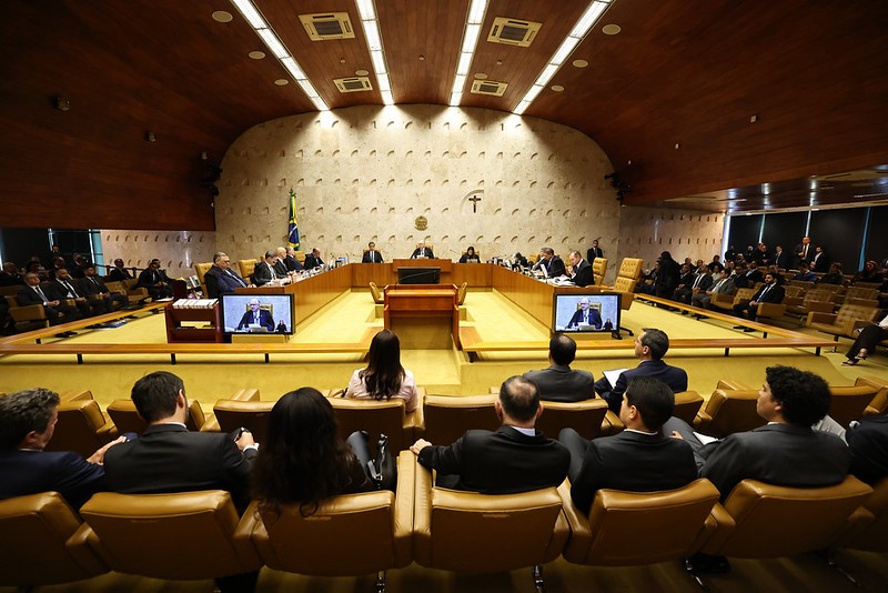 Supremo procura uma saída para a crise de confiança em que se meteu