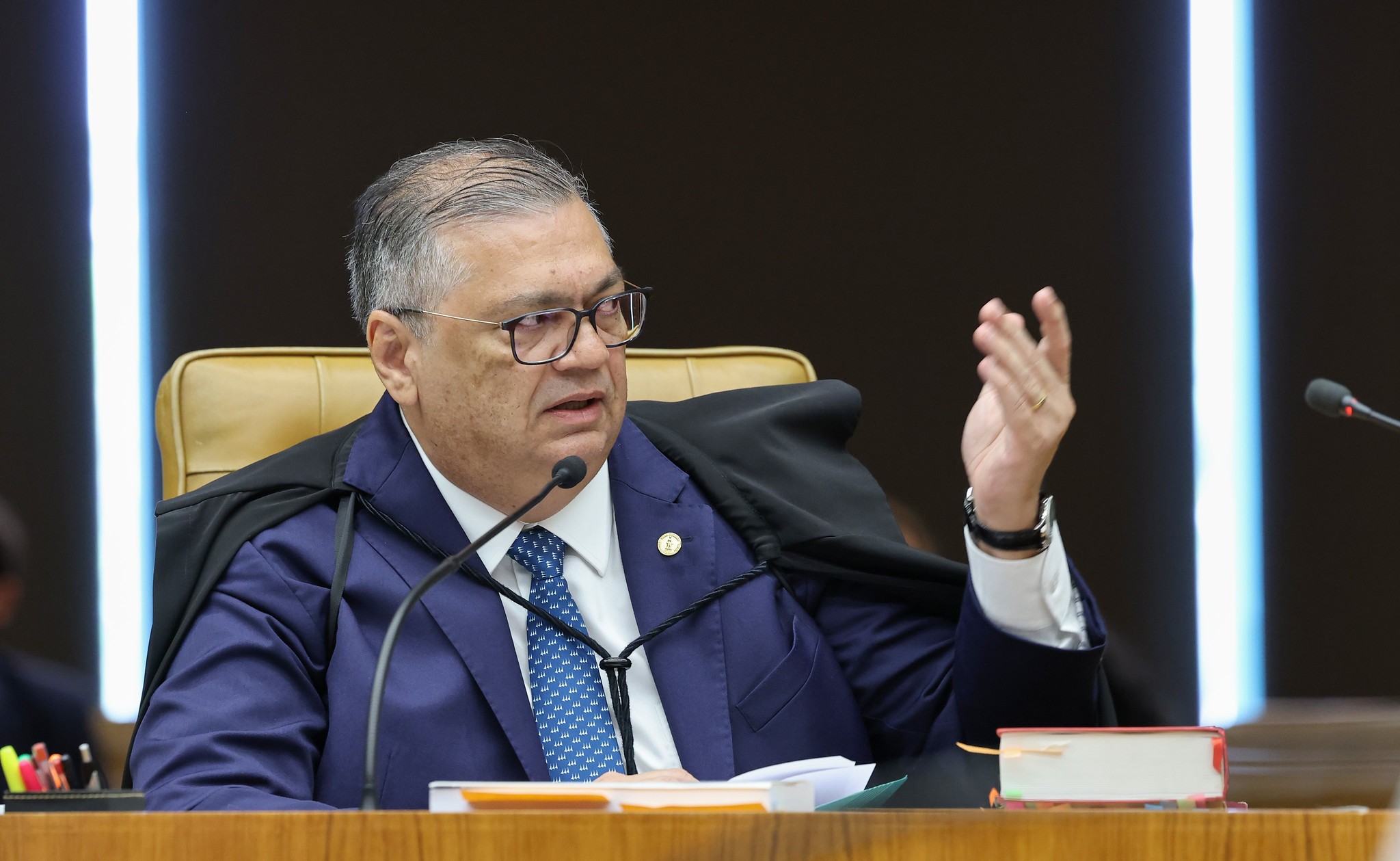 Dino manda PF investigar suspeita de omissão da CVM no caso Master