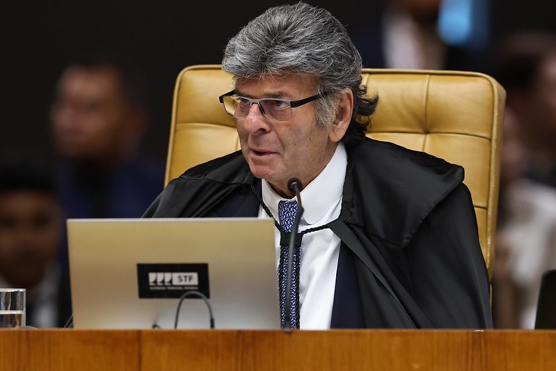 Fux dá prazo para Alcolumbre se posicionar sobre registros de entrada de Vorcaro e Viviane Barci de Moraes