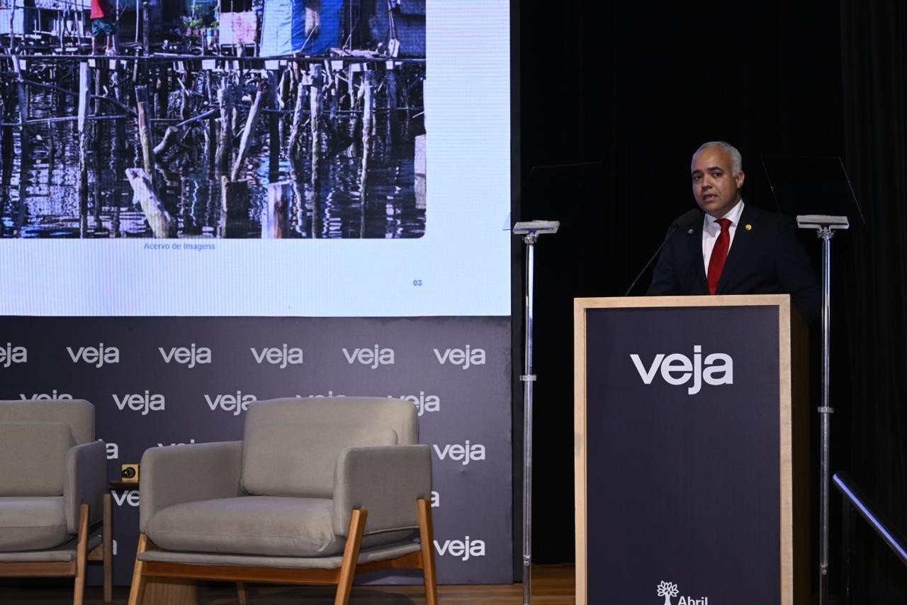 Brasil precisa investir R$ 50 bilhões por ano para universalizar saneamento, diz ministro