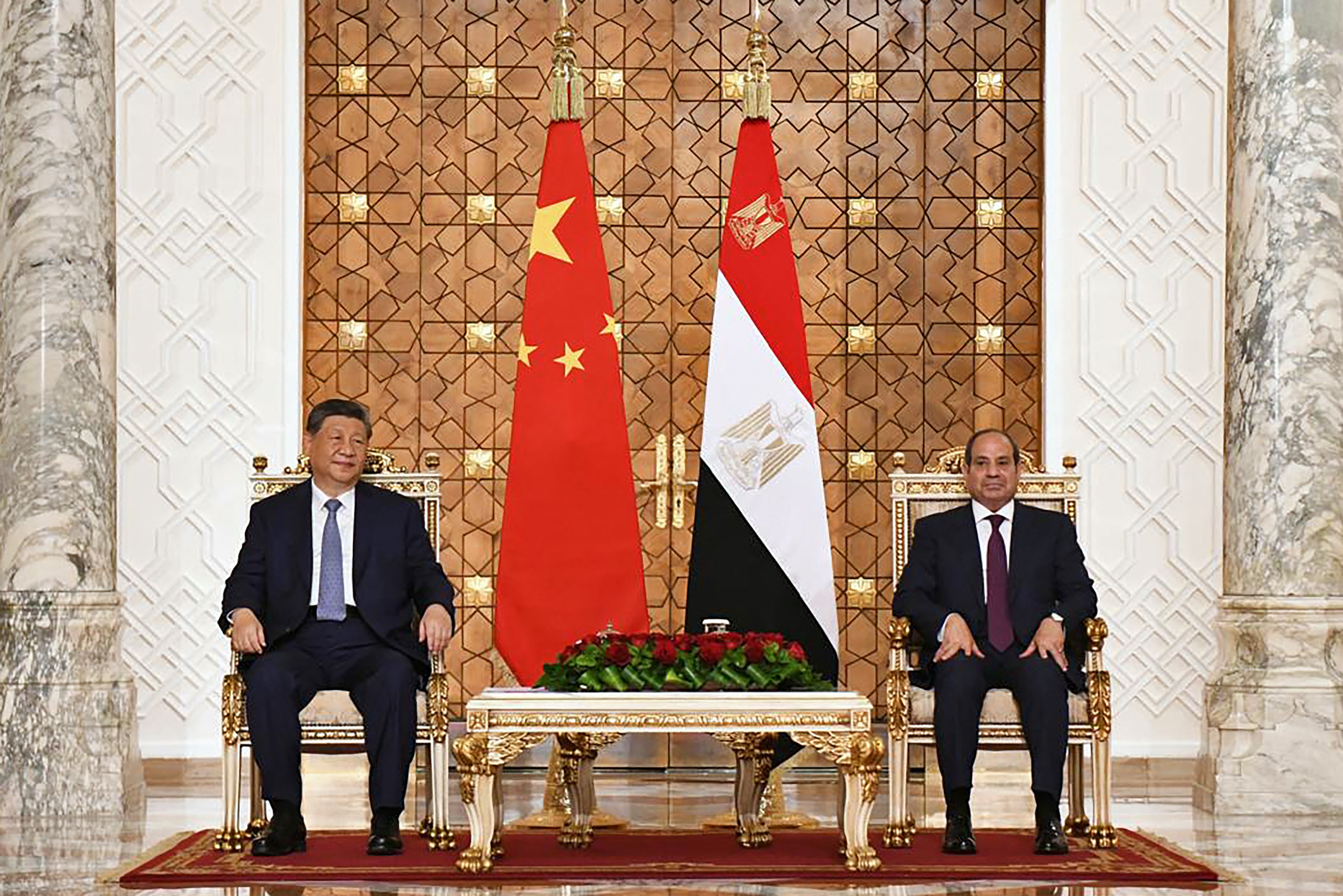 Em visita ao Egito, Xi Jinping defende ‘nova ordem de segurança’ no Oriente Médio - QTU Questões do Universo