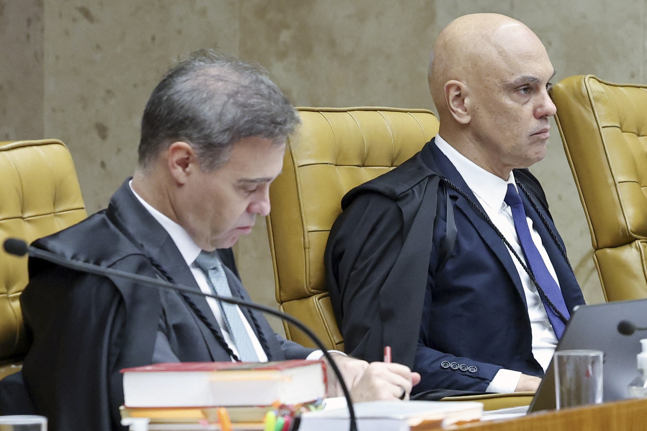 André encara Gilmar, Moraes vira o rosto: o que a TV não mostrou nos bate-bocas no STF