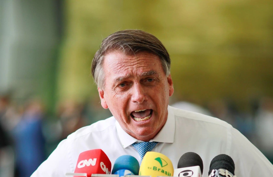 Em meio à crise do Master, vídeos de Bolsonaro criticando Alexandre de Moraes viralizam