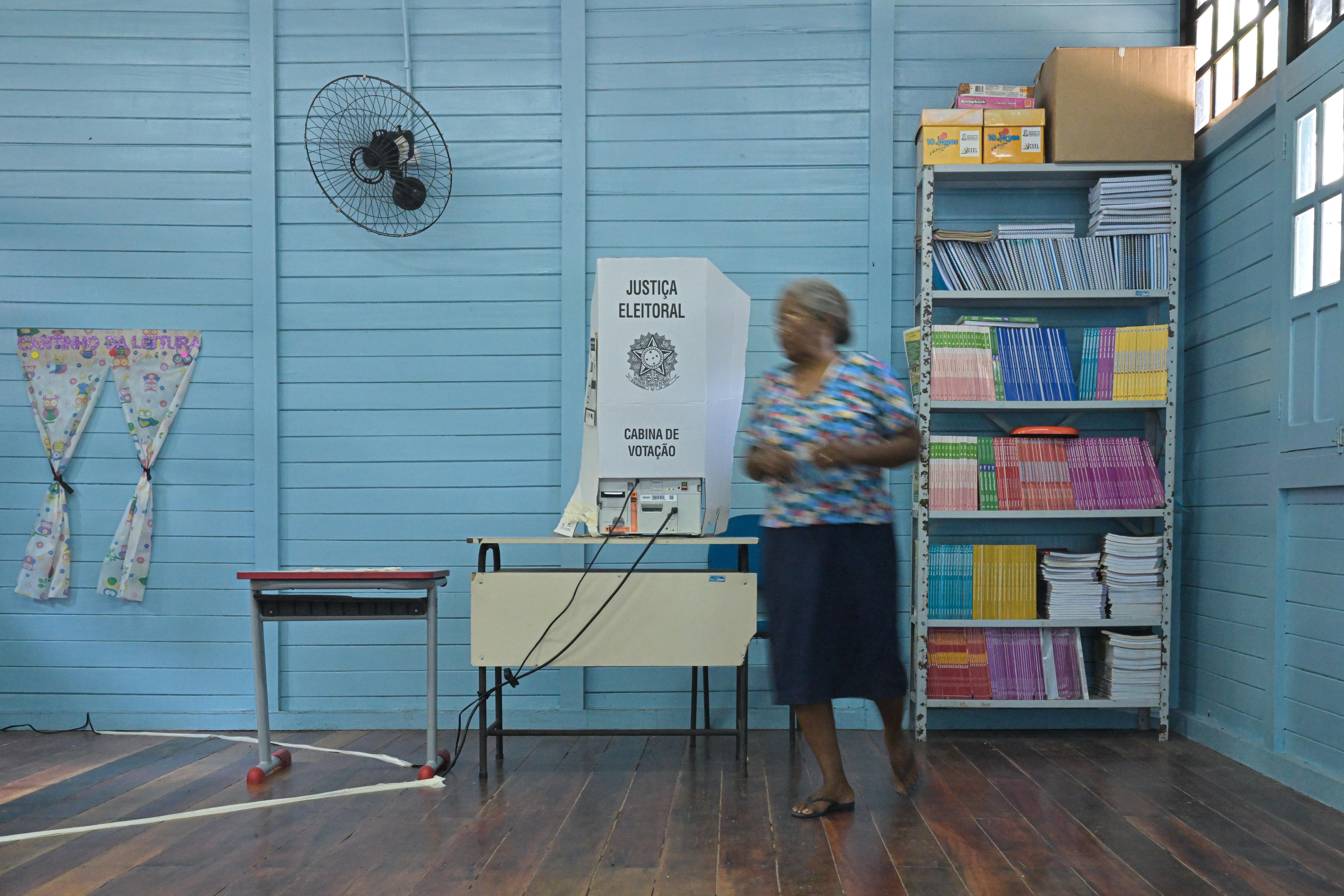 Os brasileiros que não são obrigados a votar nas eleições de 2026