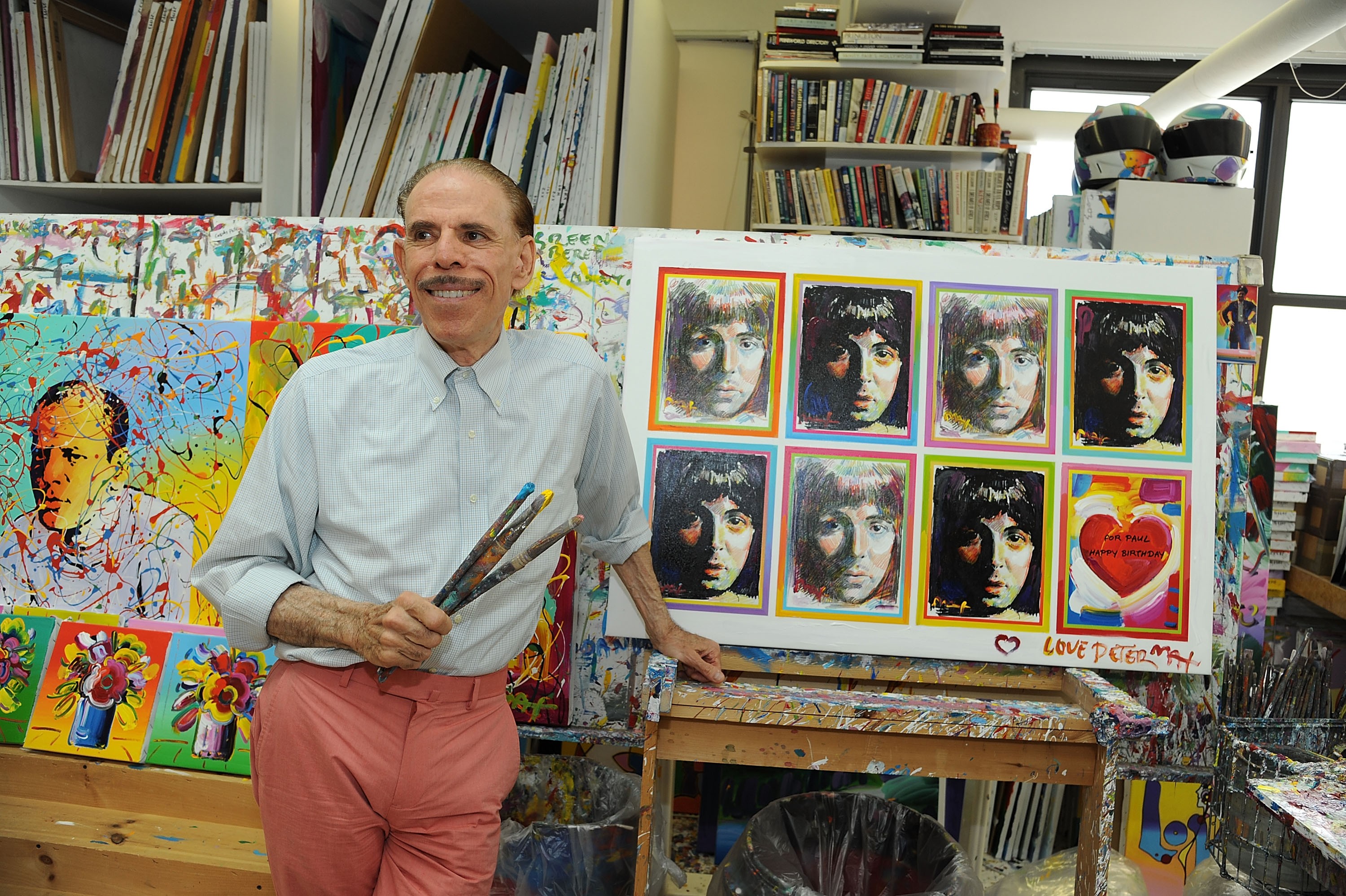 Morre Peter Max, artista símbolo do movimento hippie, aos 88 anos