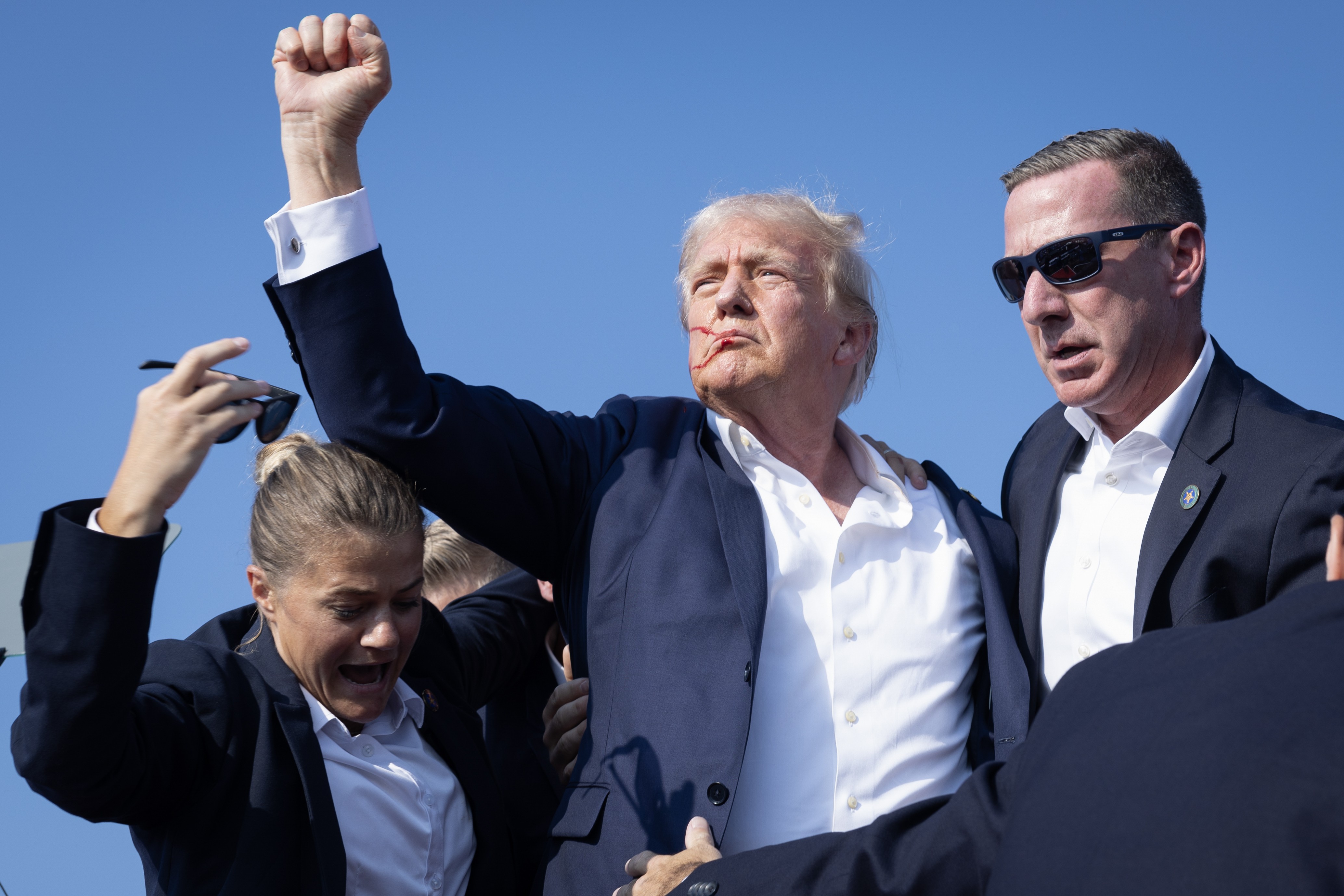 Homem baleado em comício de Trump morre dois anos após ataque