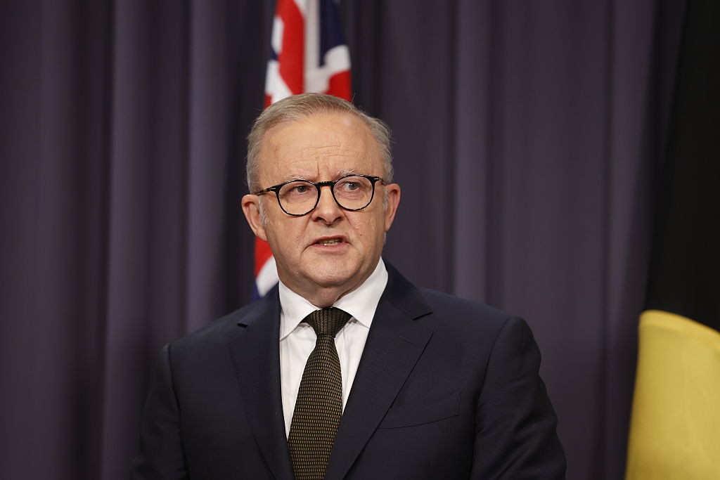 ‘Sem sentido’, diz primeiro-ministro australiano após ser acusado de esconder vazamento causado por IA