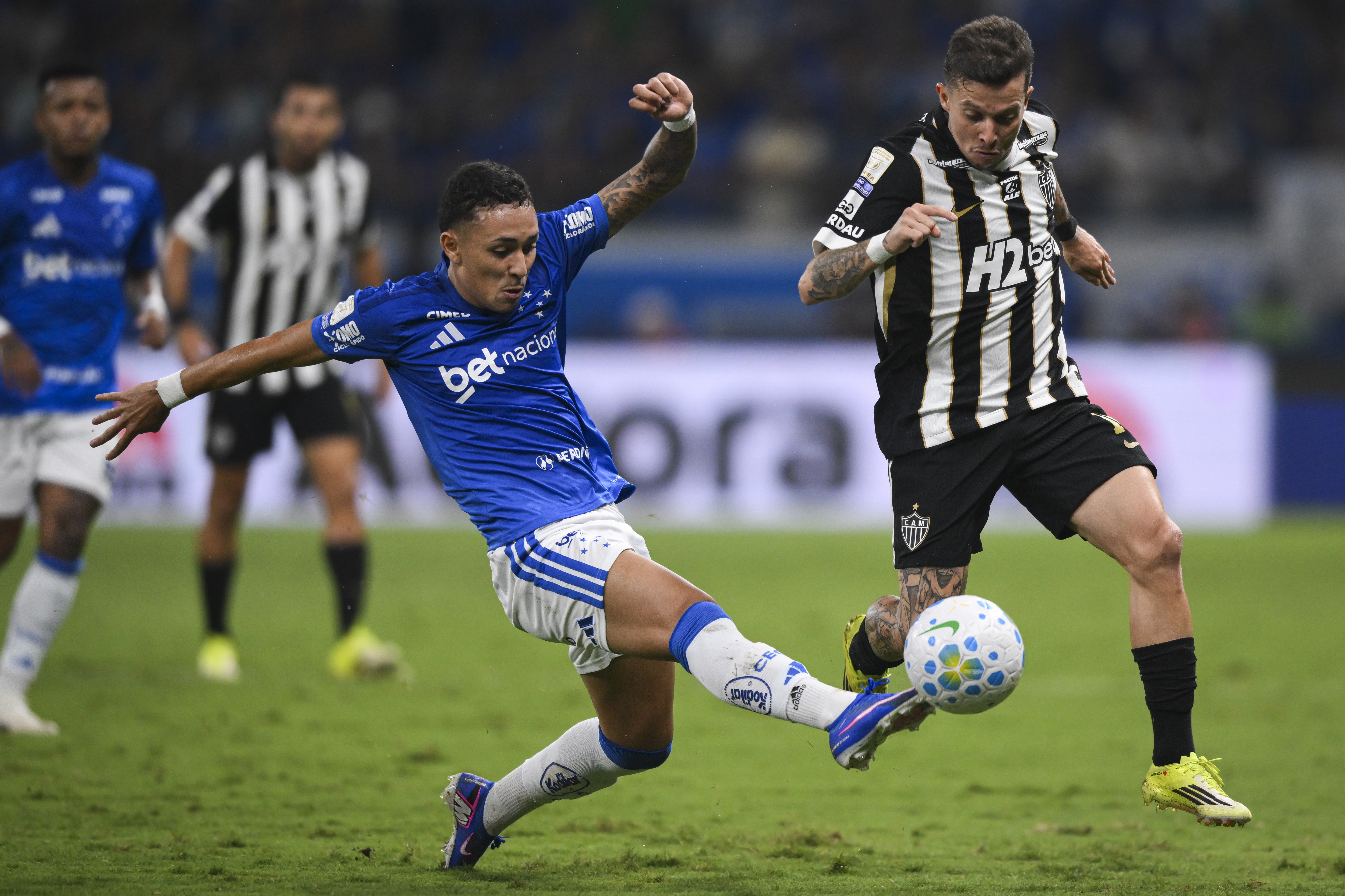 Cruzeiro leva vantagem sobre o Atlético-MG em confrontos pela Copa do Brasil
