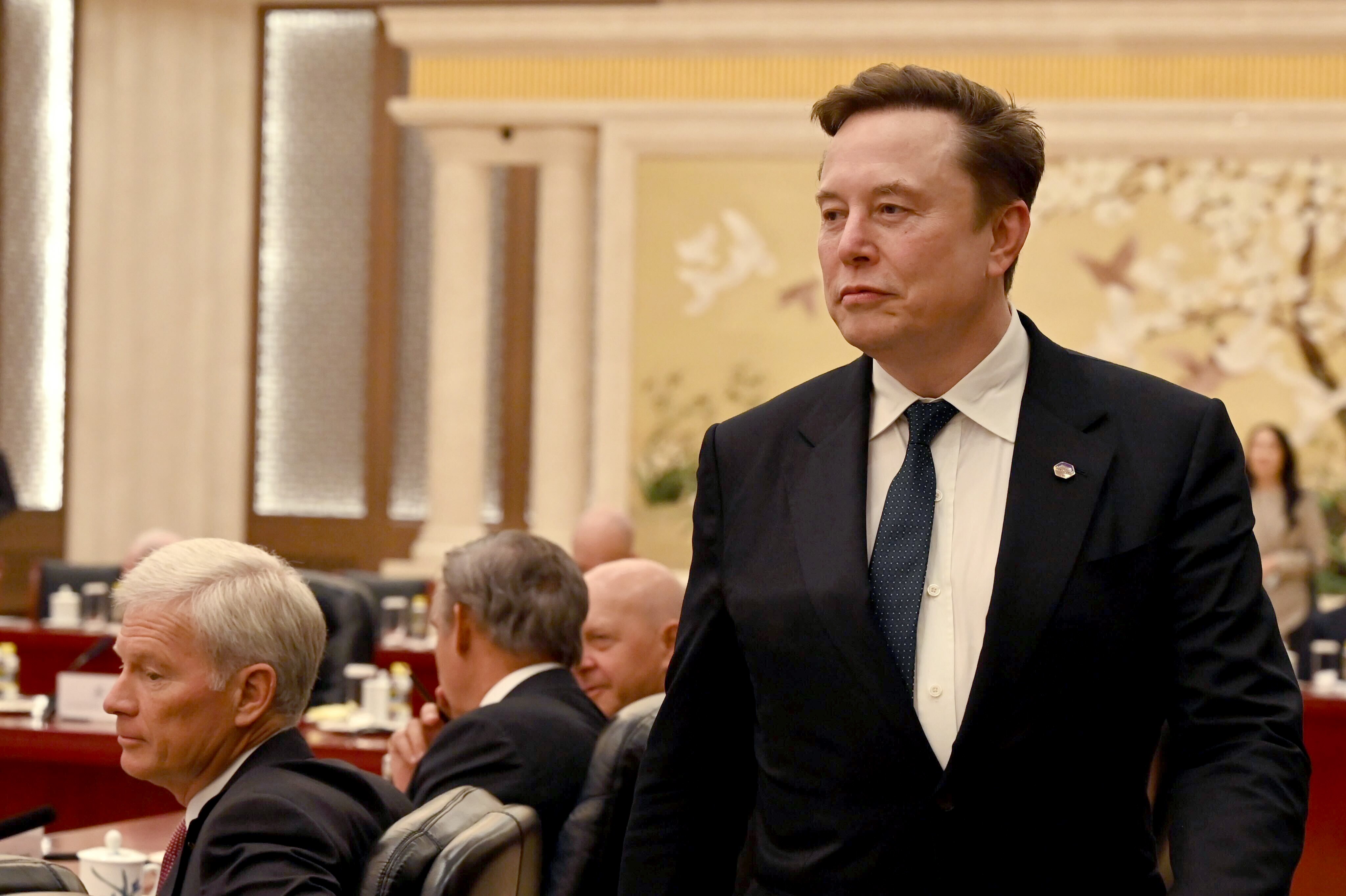 O que há de curioso da vida pessoal de Elon Musk exposto em novo filme