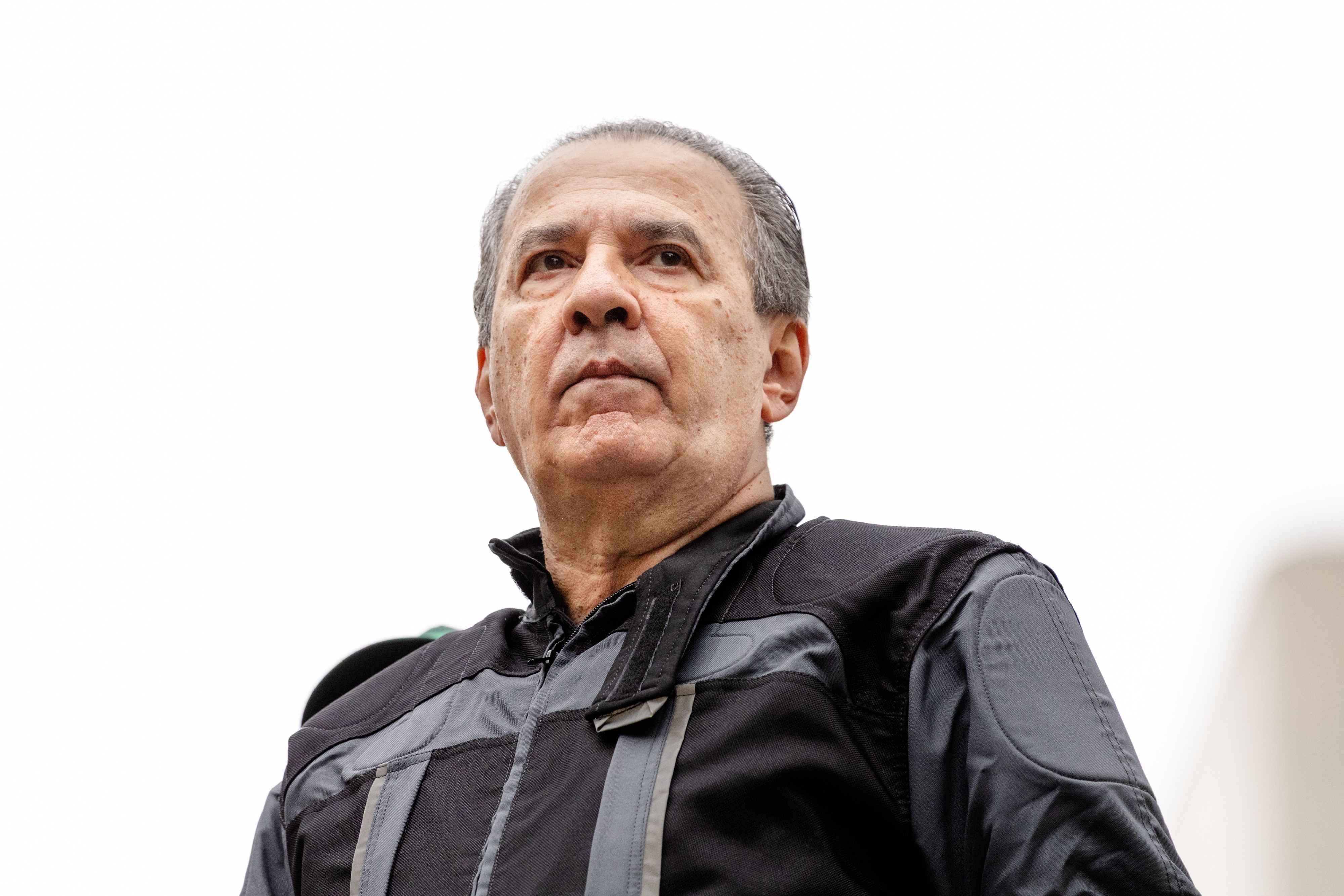 Pastores defendem Flávio e acusam Lula de promover guerra religiosa