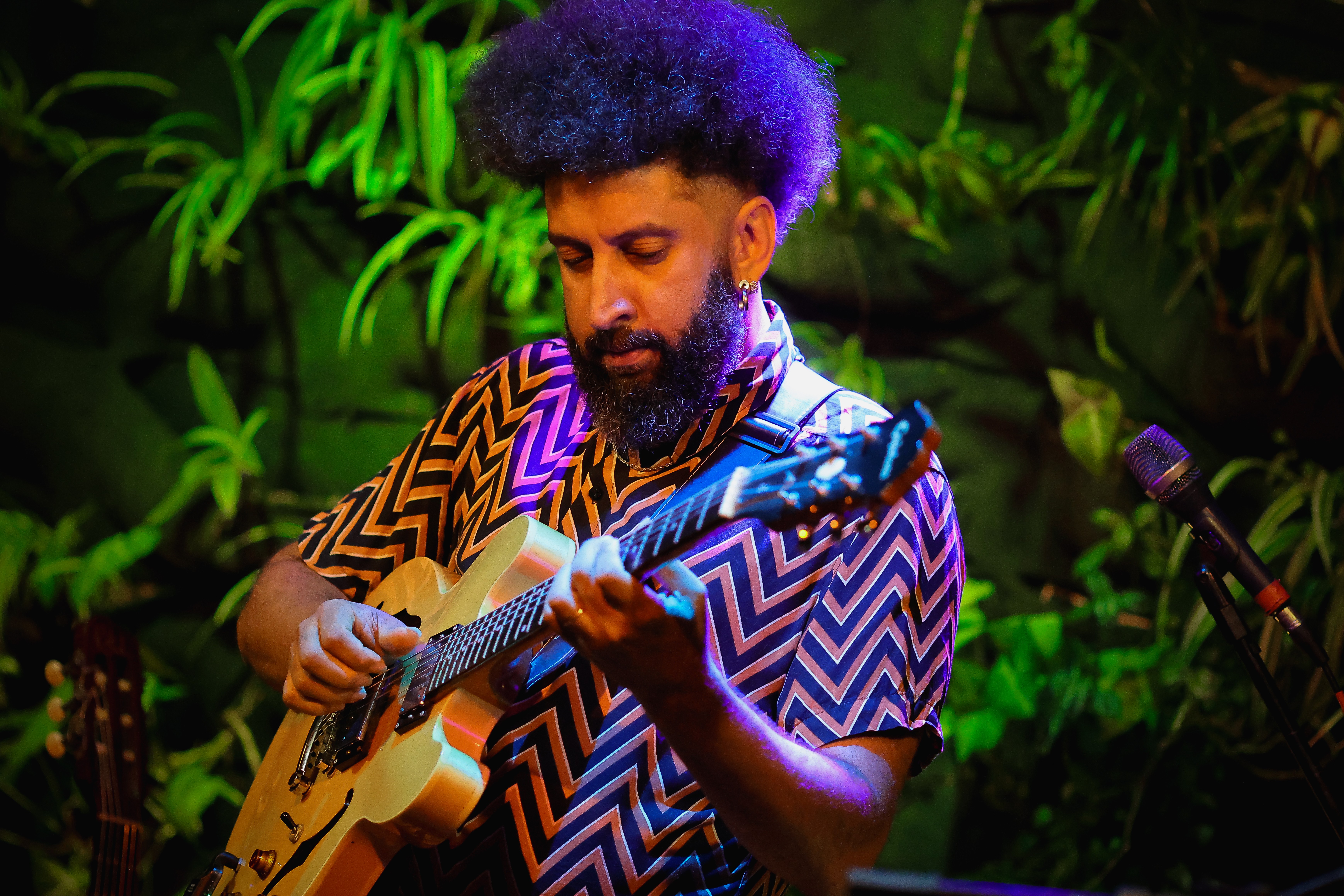 Edson Arcanjo celebra 25 anos de carreira no Clube do Choro