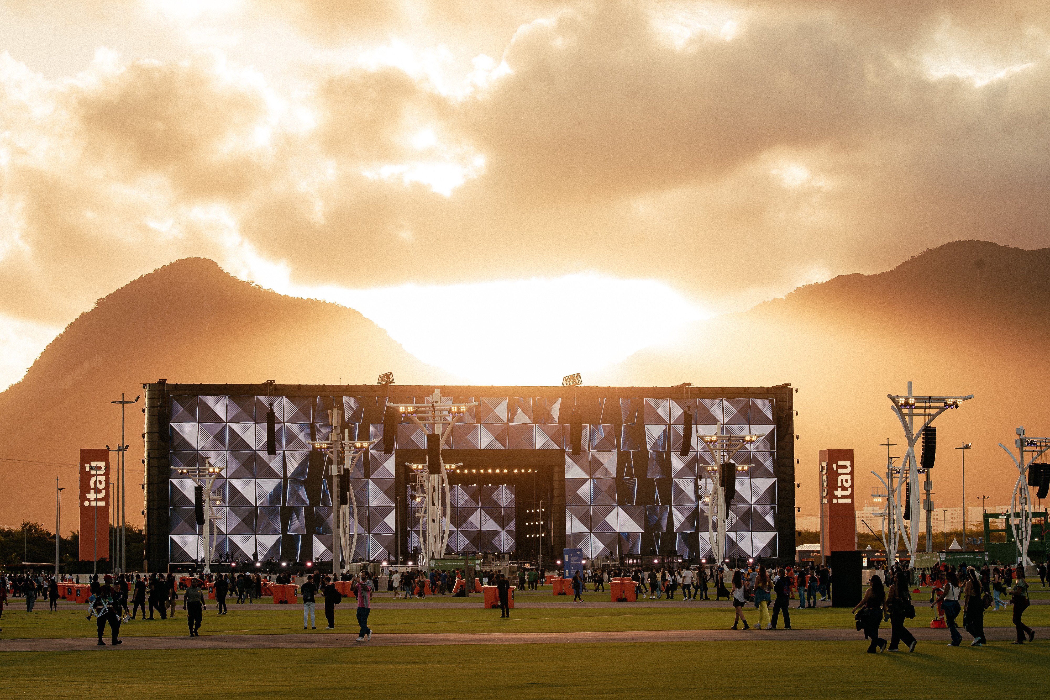 Palco Mundo do Rock in Rio peca pelo excesso e cria divisa entre artistas