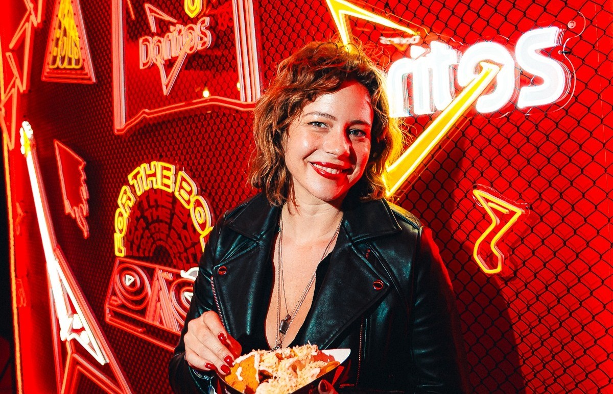 Leandra Leal passa aniversário fazendo publicidade no Rock in Rio