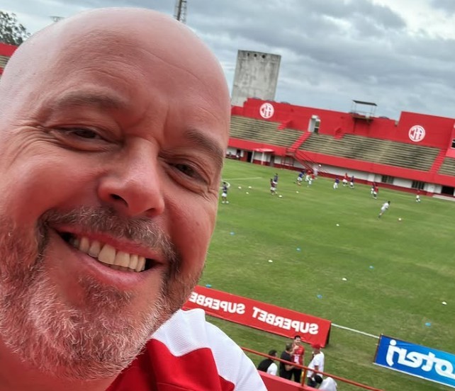 Alex Escobar atualiza estado de saúde após cirurgia
