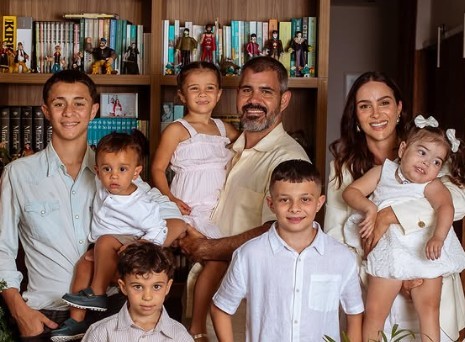 O que Juliano Cazarré já dizia sobre ter mais filhos antes do anúncio do 7º