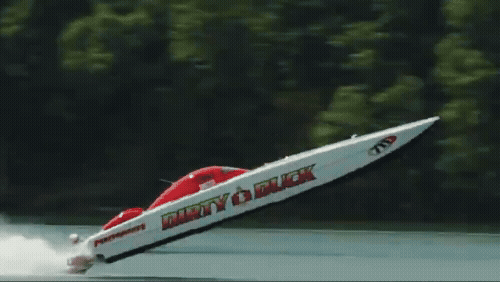 Lancha capota a mais de 300 km/h em evento nos EUA; assista ao vídeo - QTU Questões do Universo