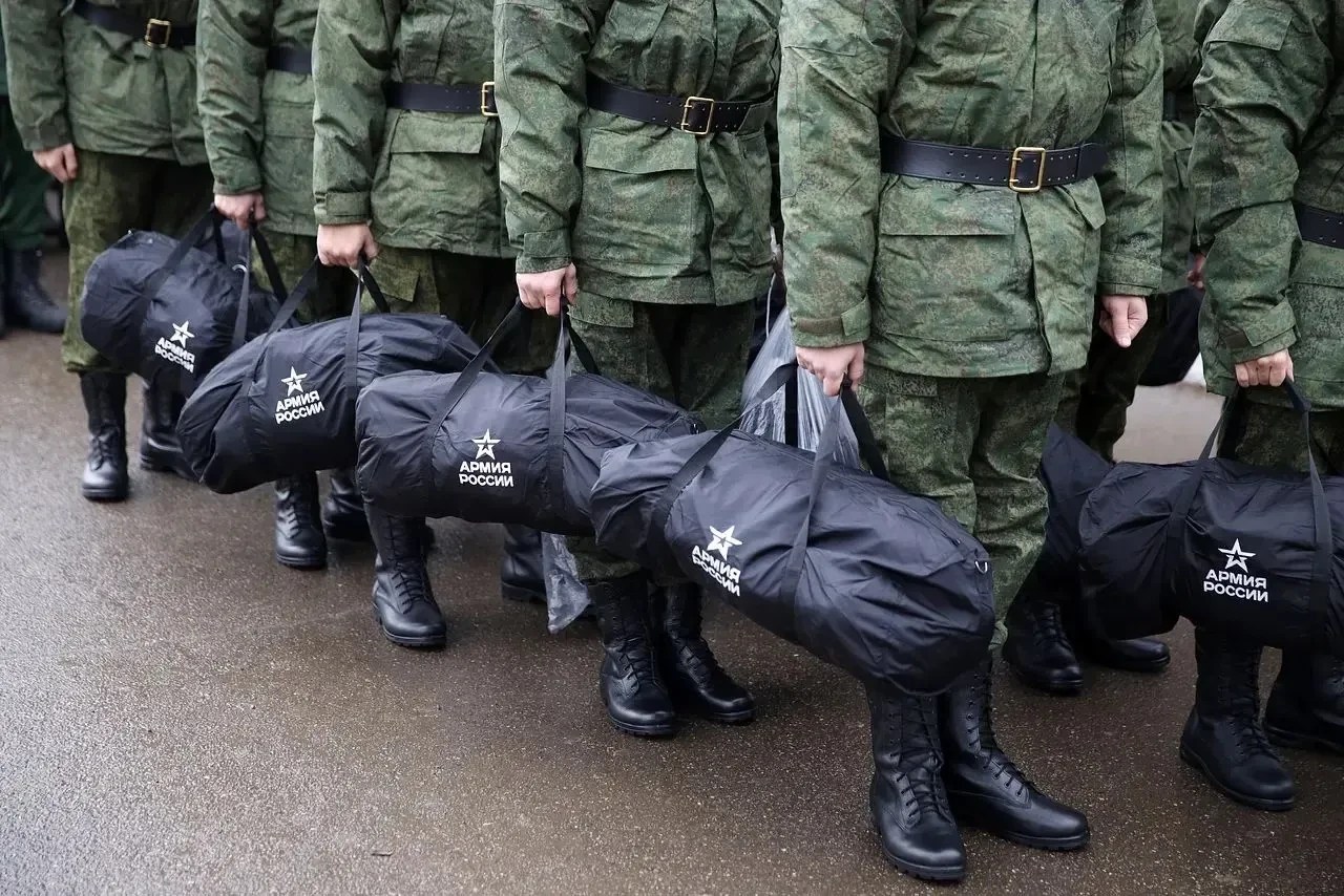 Putin anuncia reforço do Exército pela quarta vez em 2026; Ucrânia suspeita de mobilização