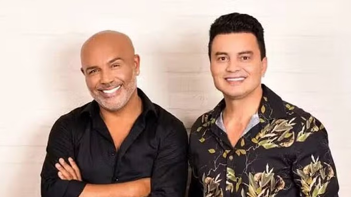 Bombeiros localizam destroços de helicóptero com cantor sertanejo; não há sobreviventes