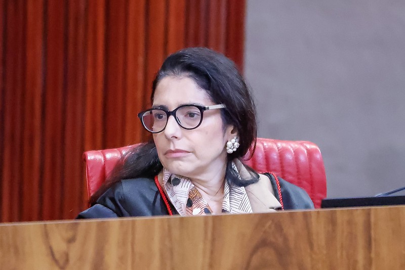 Estela Aranha libera propaganda de Flávio que liga Lula a aumento da violência e do endividamento