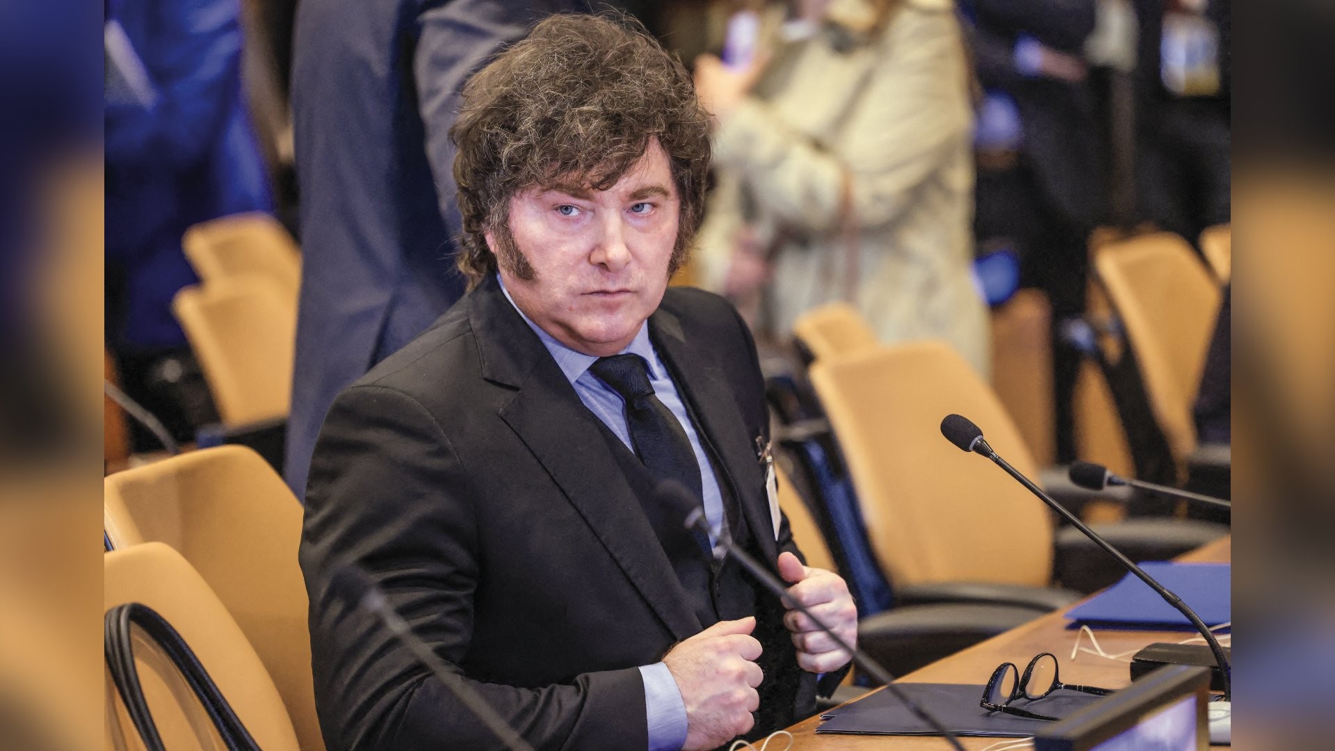 Amargo remédio de Milei começa a provocar efeitos colaterais em sua popularidade