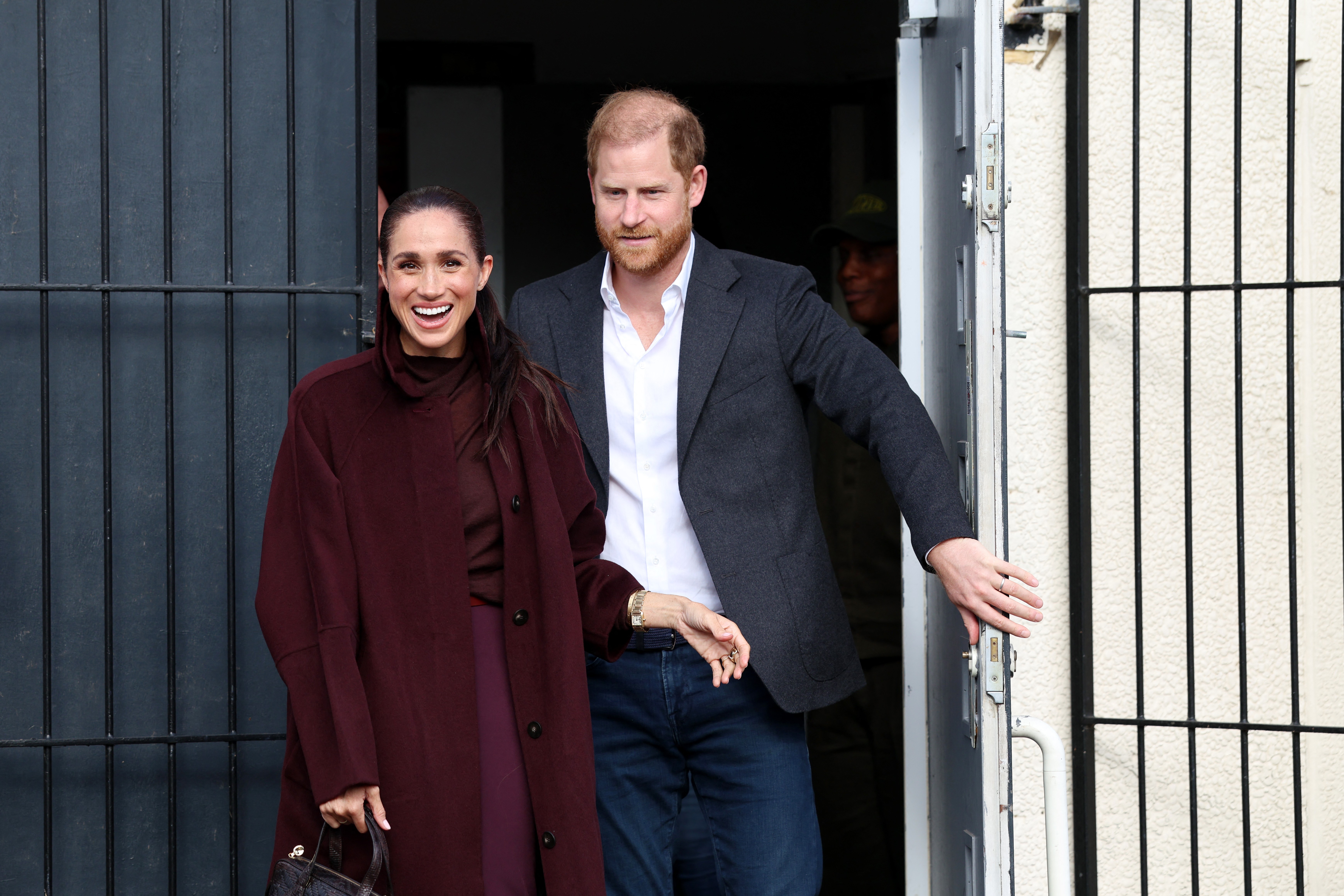 Harry e Meghan fazem primeira aparição juntos após retorno ao Reino Unido