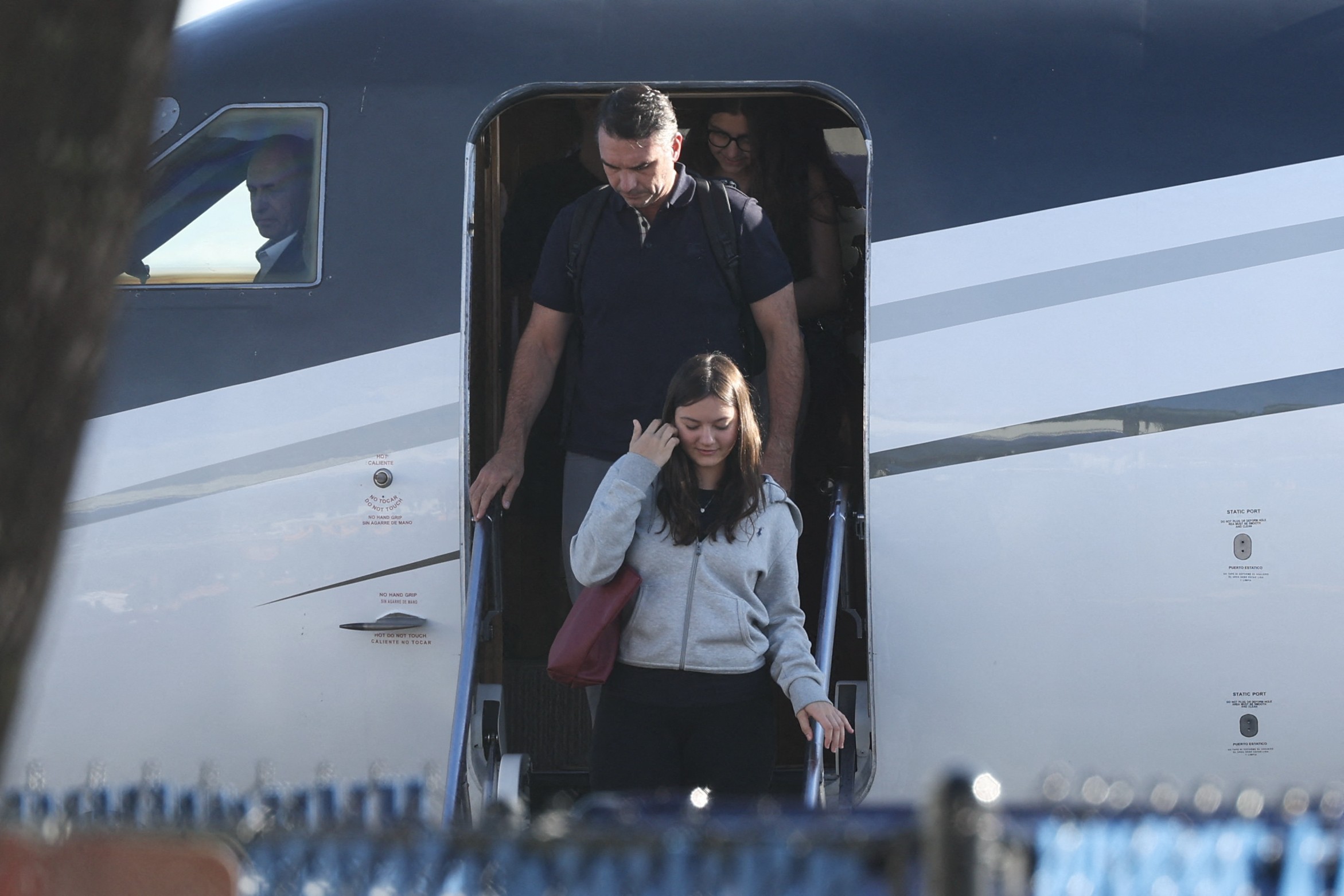 As duas mensagens de Flávio Bolsonaro à direita ao deixar o Brasil rumo aos EUA