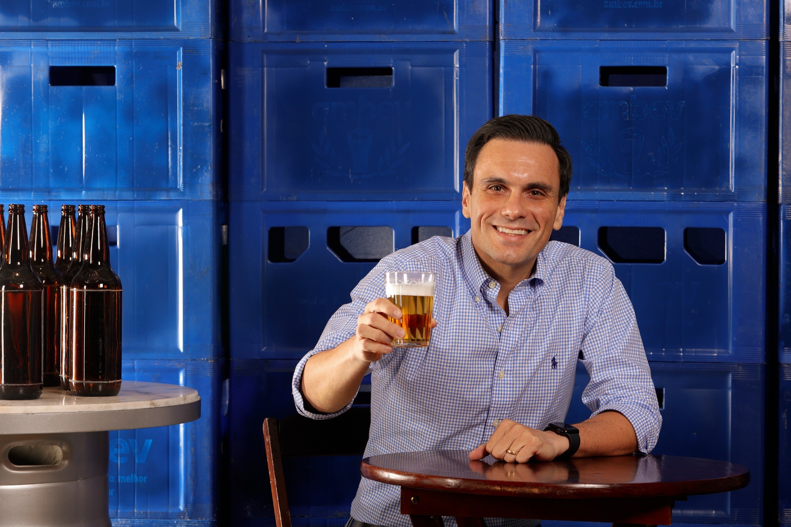 “Reduzimos em 50% o consumo de água na produção da cerveja”, diz VP de sustentabilidade da Ambev