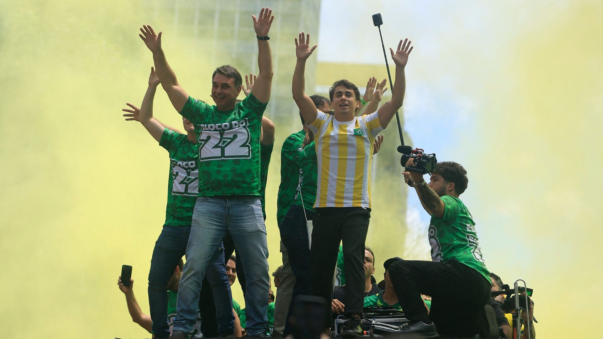 Flávio reúne apoiadores na Paulista para manifestação