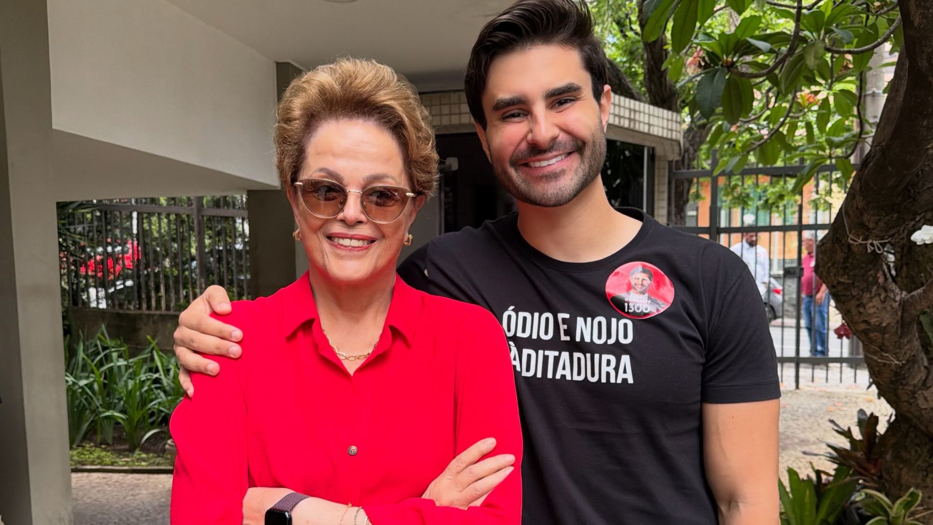Dilma é vaiada ao votar em Belo Horizonte