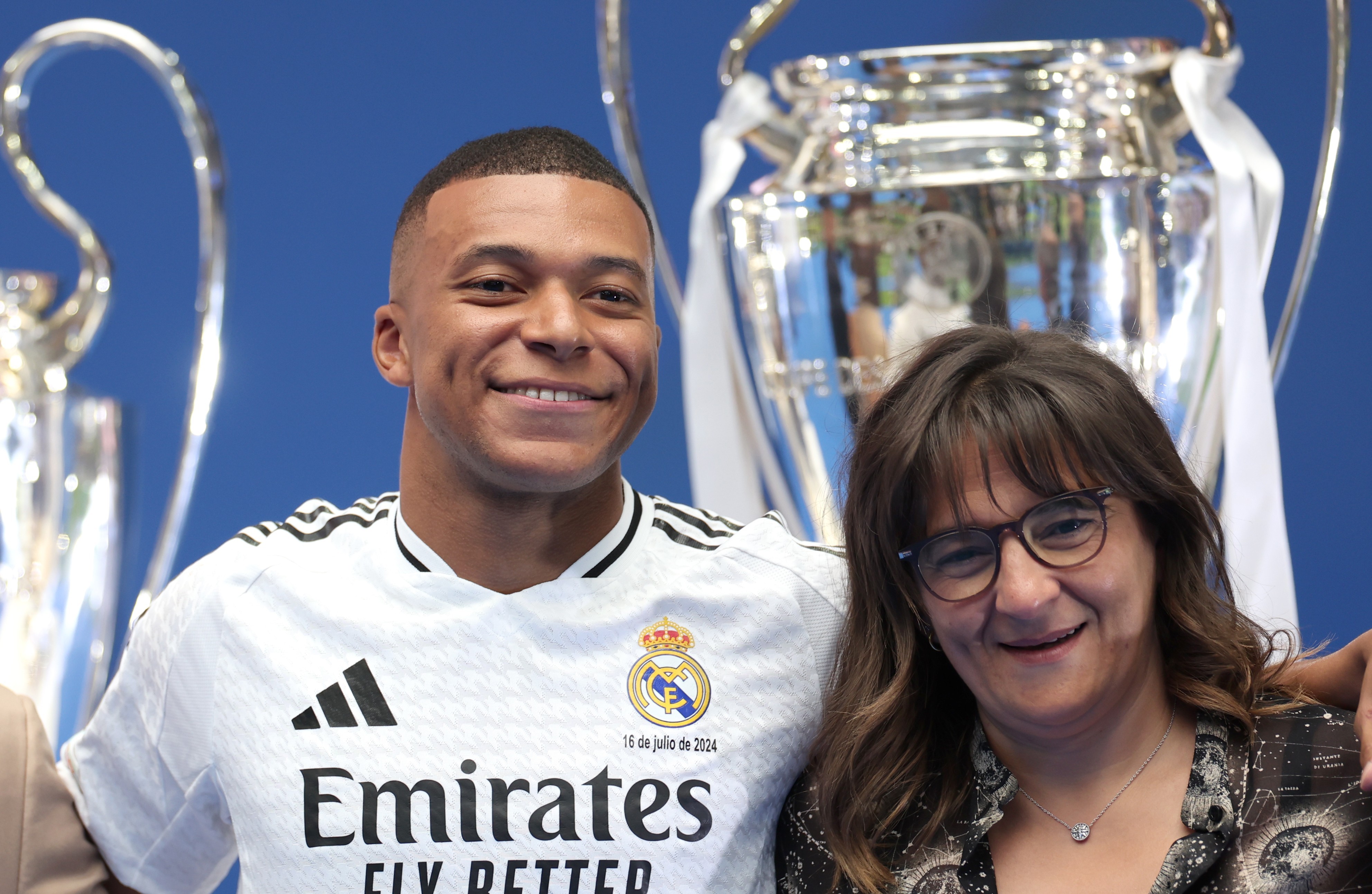 O que levou mãe de Kylian Mbappé a uma escola em São Paulo