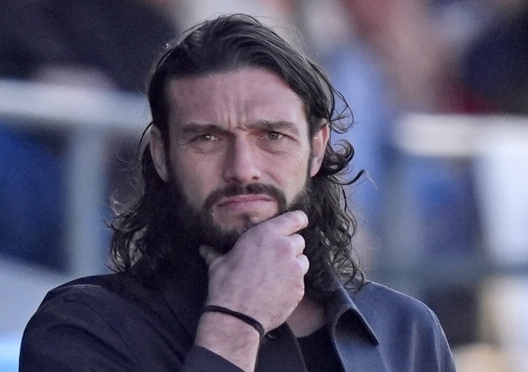 Andy Carroll revela identidade de famoso condenado por abuso sexual contra ele