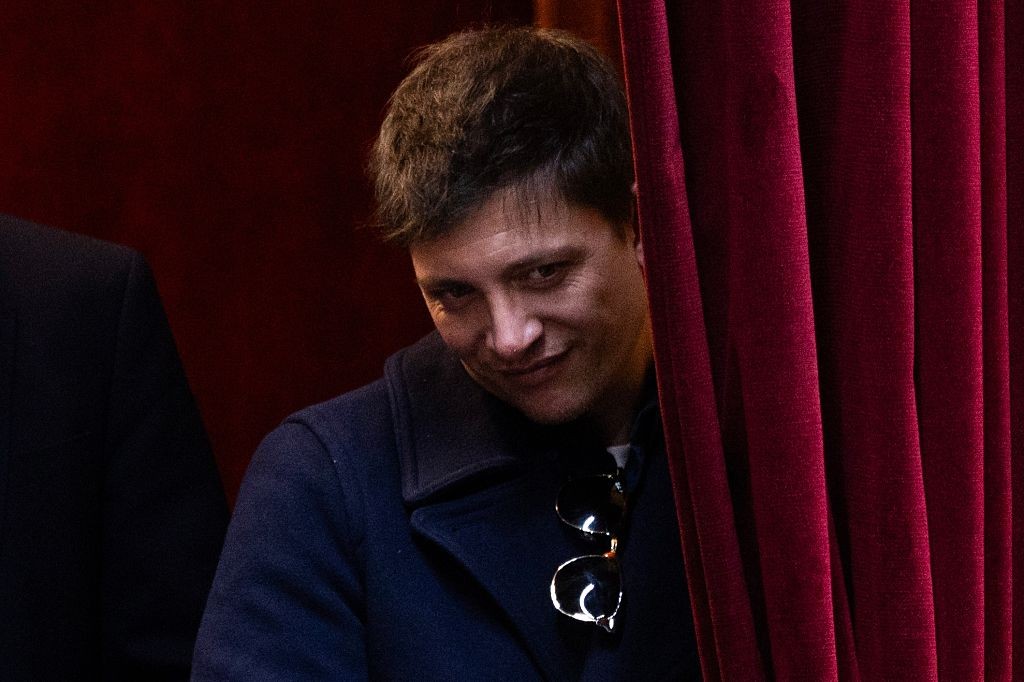 Assessor de Milei teria monitorado operação de fuga de Flávio, diz imprensa argentina