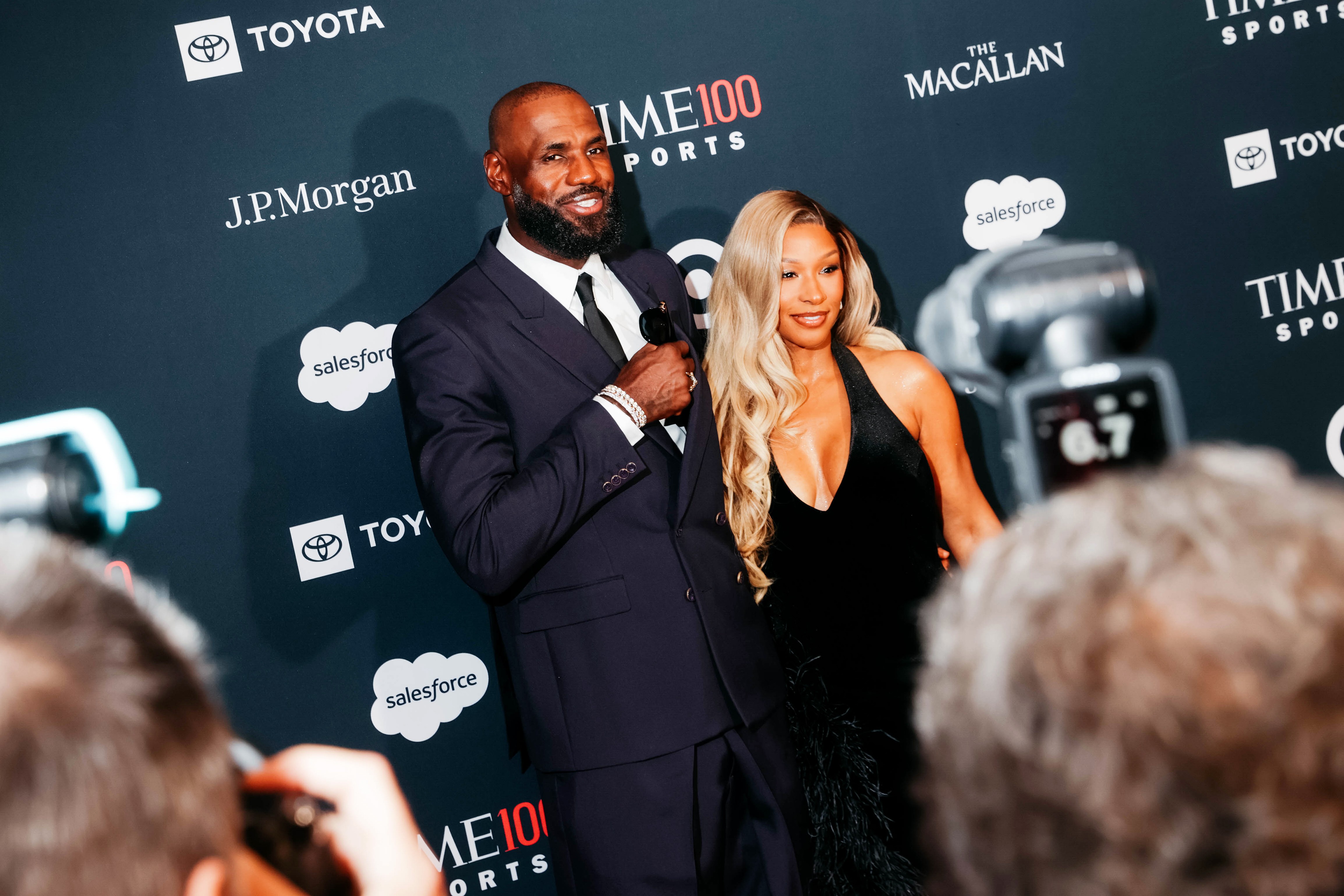 A razão para esposa de LeBron James não se mudar para Nova York com o astro