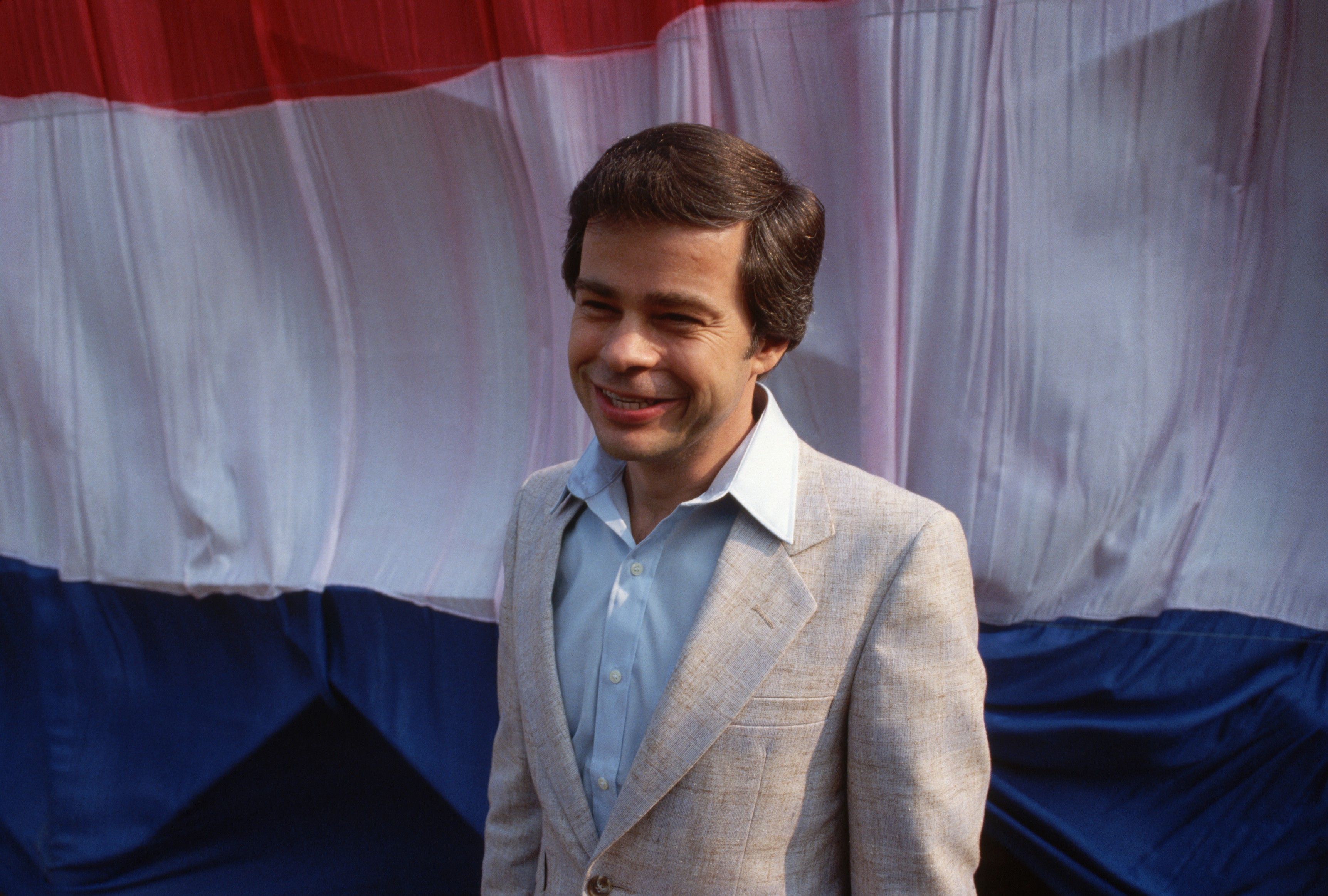Jim Bakker, televangelista que caiu em desgraça após escândalo sexual, morre aos 86 anos