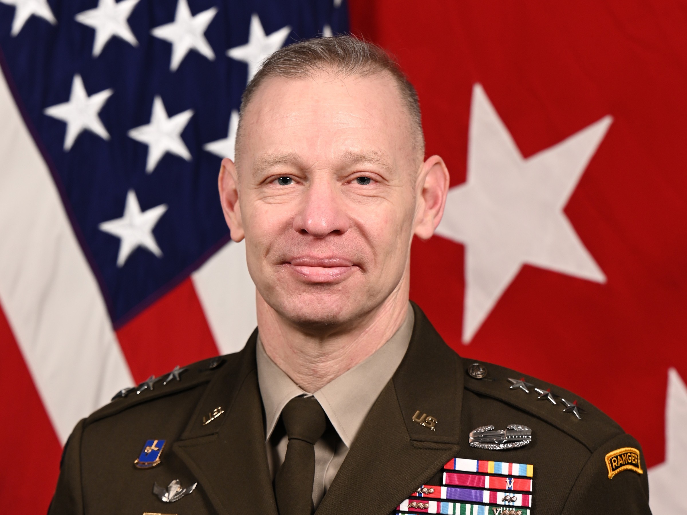Governo Trump demite principal estrategista do Exército, diz imprensa americana