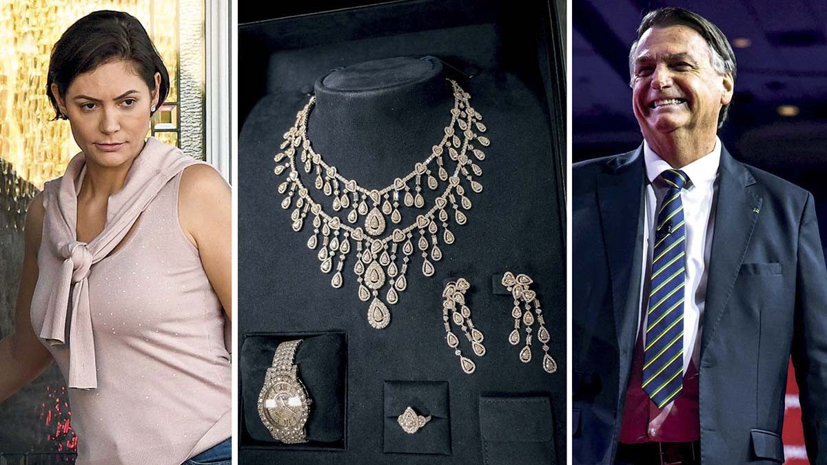 Montagem com três imagens: à esquerda, uma mulher de cabelo curto e blusa rosa com nó na gola; ao centro, um conjunto de joias de diamantes com colar, brincos, relógio e anel em estojo preto; à direita, um homem de terno azul marinho e gravata listrada sorrindo
