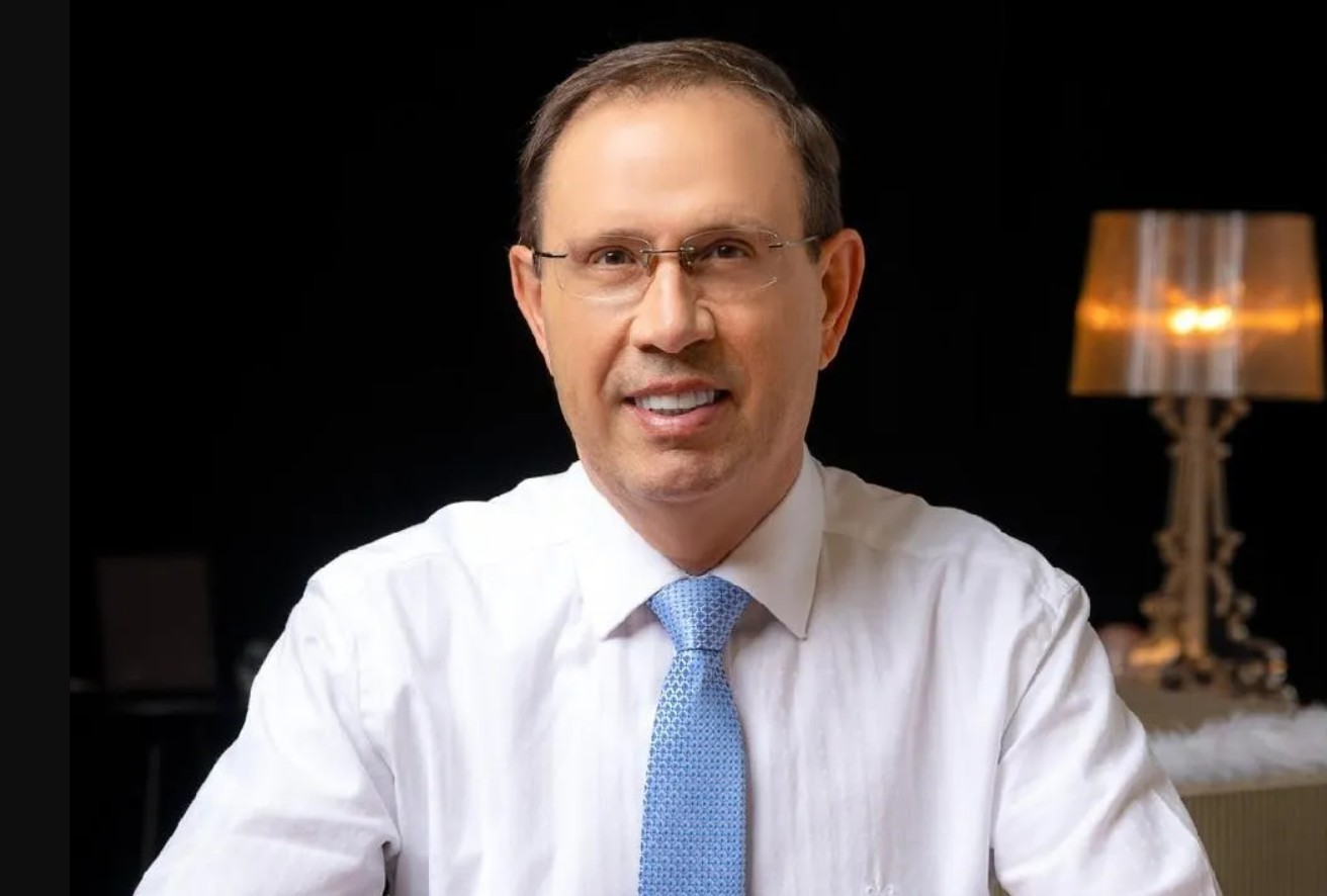 Carlos Wizard afirma não se arrepender de atuar no governo Bolsonaro e defende kit covid