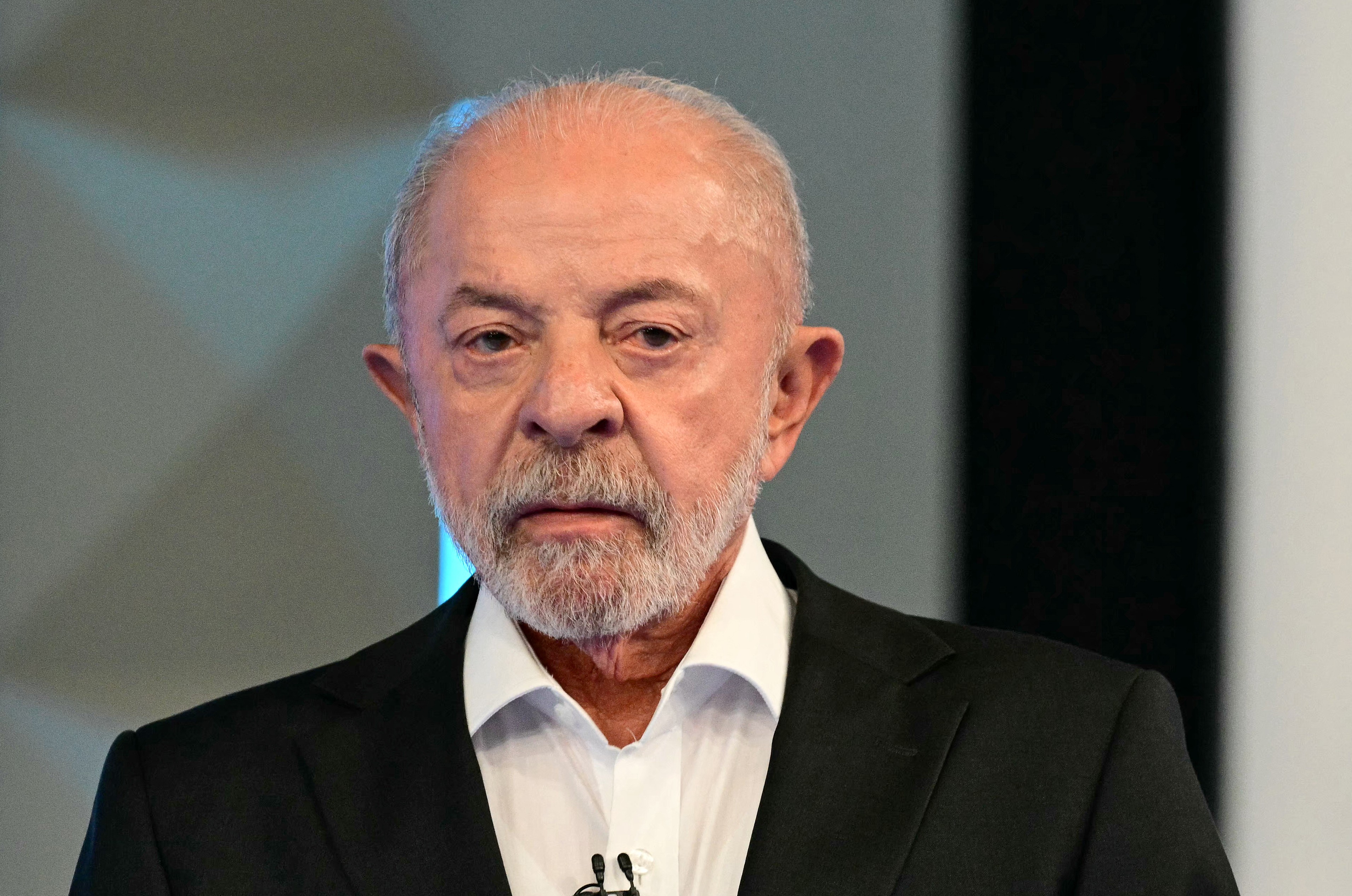 Equipe de Lula prepararia PEC para ampliar contenção de gastos