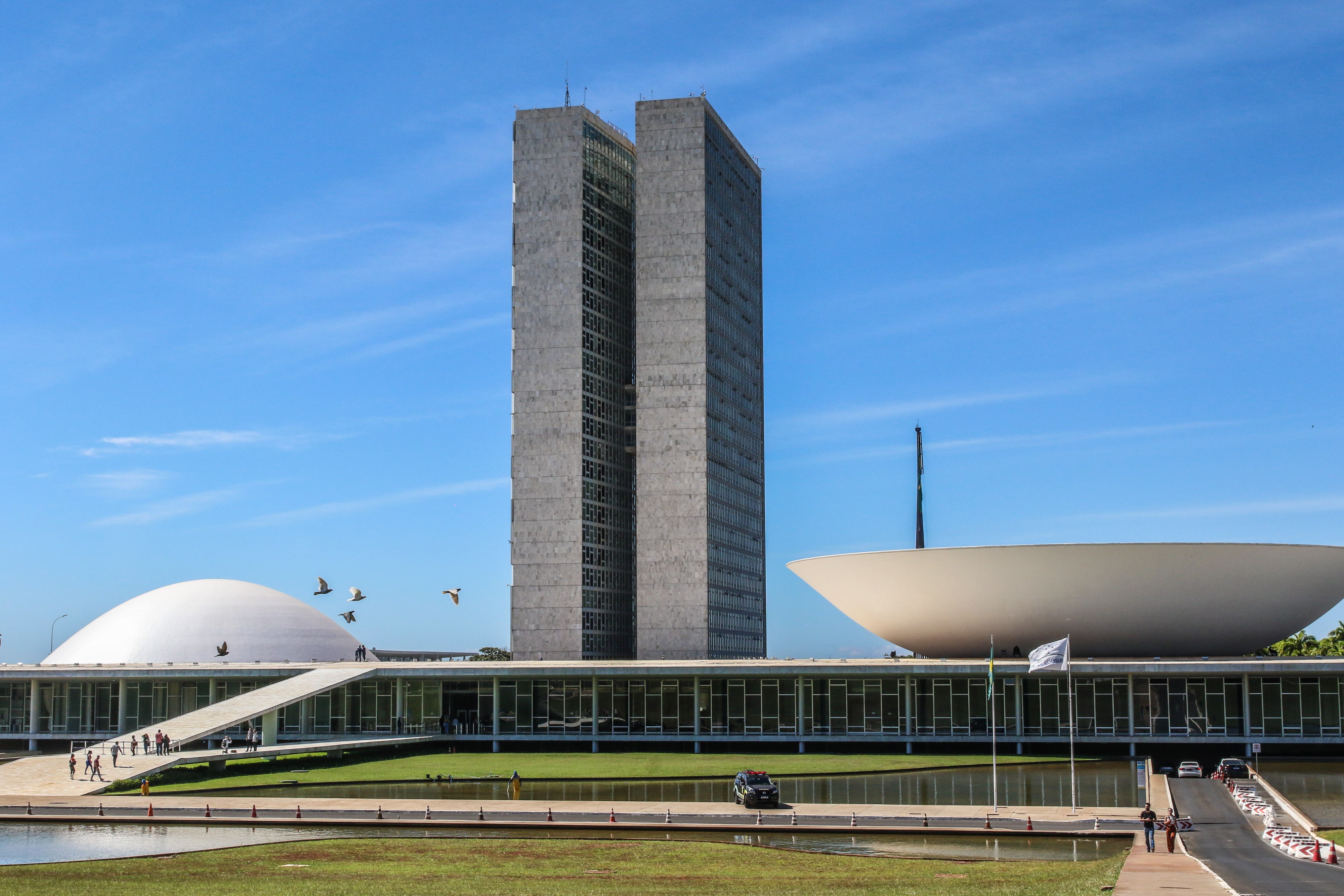 Como foi o desempenho de deputados e senadores em disputas majoritárias da eleição