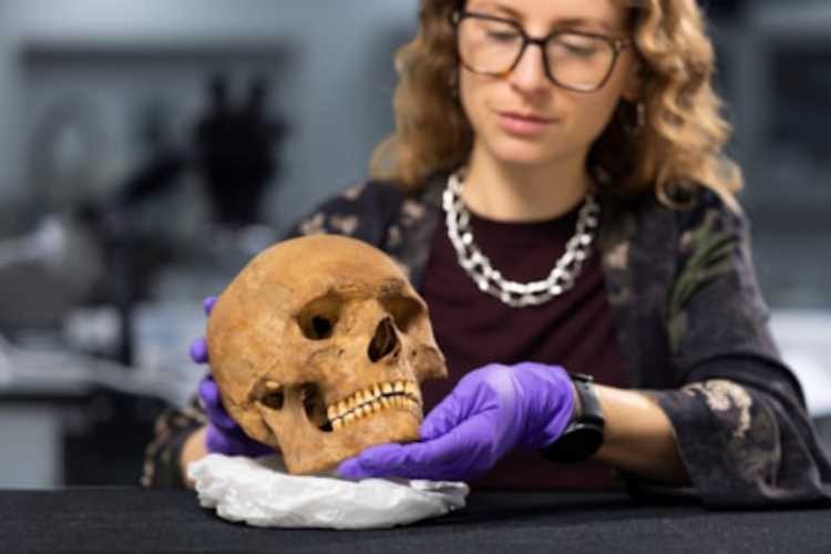 Rosto de homem morto há 2000 anos é revelado em reconstrução digital